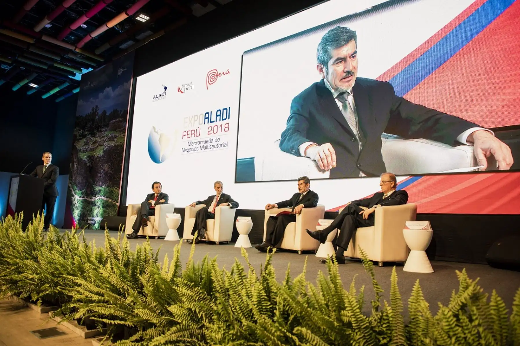 Ministro de Comercio Exterior y Turismo, Rogers Valencia participa en EXPO ALADI - Perú 2018. Foto: Cortesía.