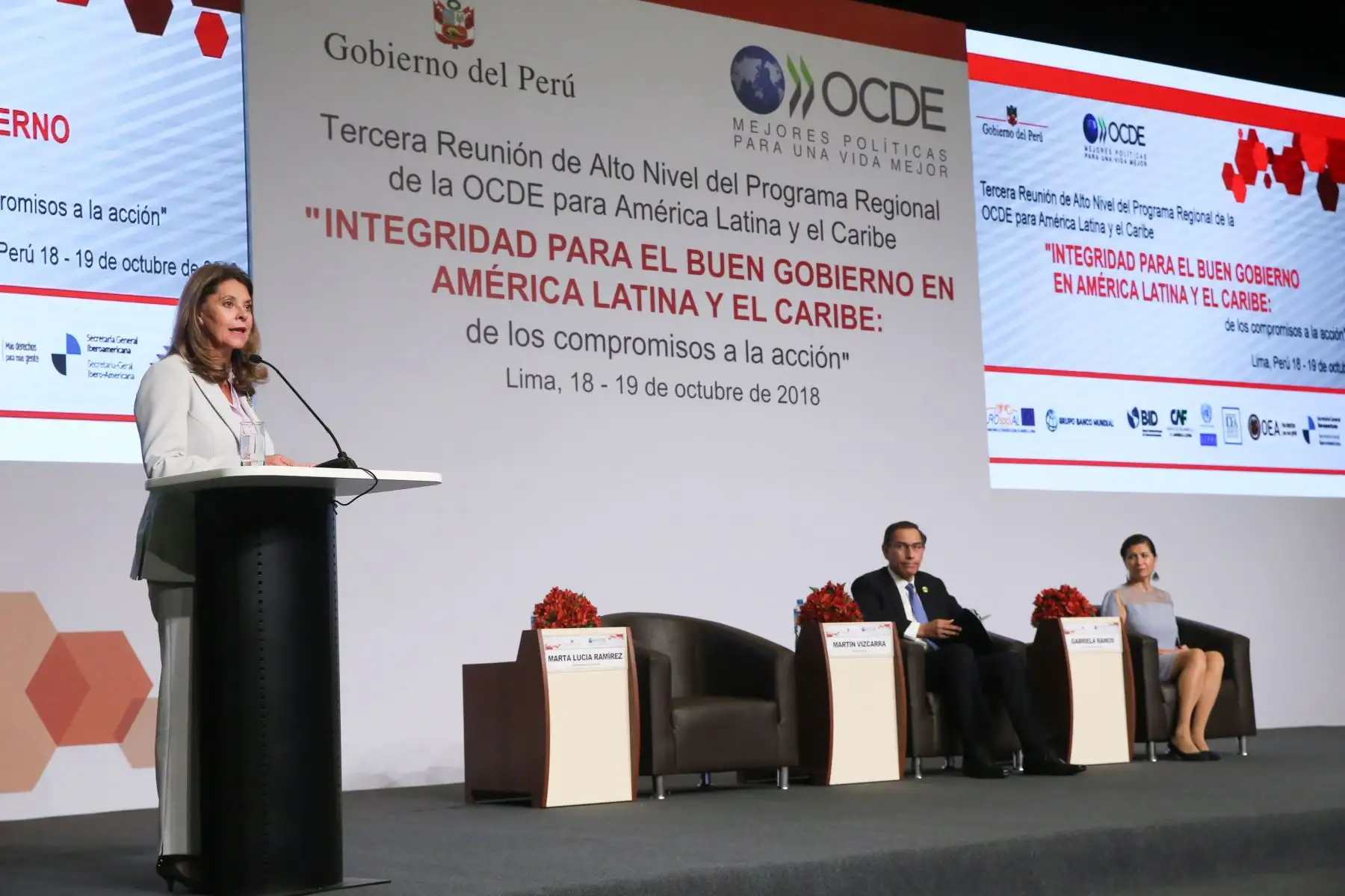 Presidente de la República, Martín Vizcarra, participa en la reunión de Alto Nivel del Programa Regional de la OCDE sobre Integridad para el Buen Gobierno. Foto: ANDINA/Juan Carlos Guzmán Negrini/Prensa Presidencia