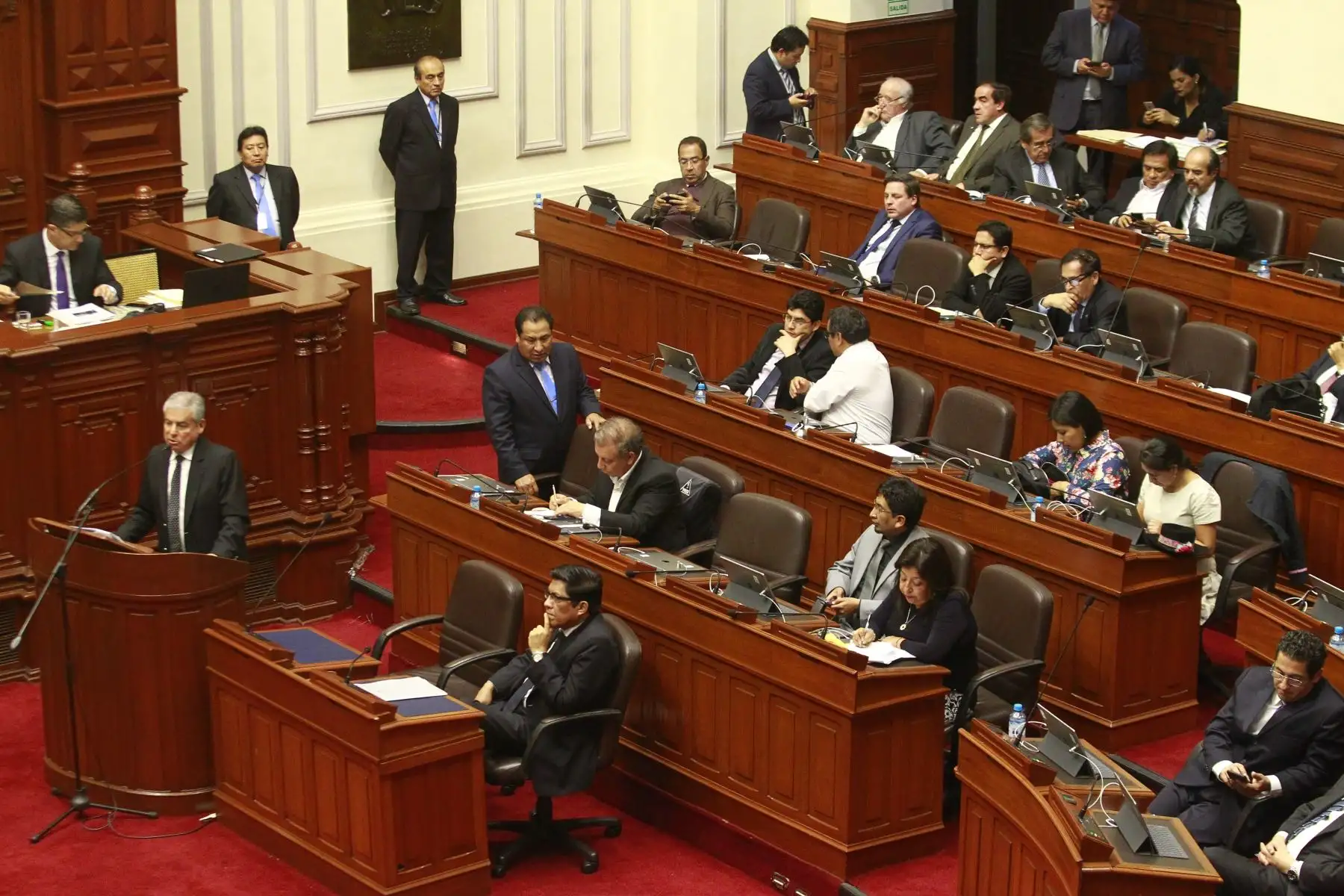 Presidente del Consejo de Ministros, César Villanueva se presenta en el pleno del Congreso. Foto: ANDINA/Eddy Ramos
