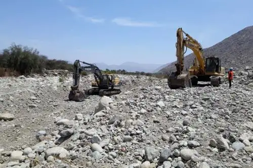 El caserío Cushipampa, ubicado en el distrito de Moro, provincia del Santa, Ancash, está habitado por agricultores. Los huaicos originados por el fenómeno de El Niño Costero 2017 destruyeron su canal de riego y dejaron al río Nepeña, que baña sus laderas, repleto de rocas de todos los tamaños.