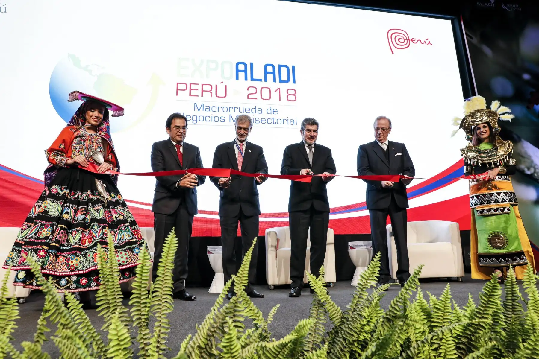 Ministro de Comercio Exterior y Turismo, Rogers Valencia y el Secretario General de la Aladi se inauguró la quinta edición de la Expo Aladi - Macrorrueda de Negocios Multisectorial.Foto: ANDINA/Mincetur