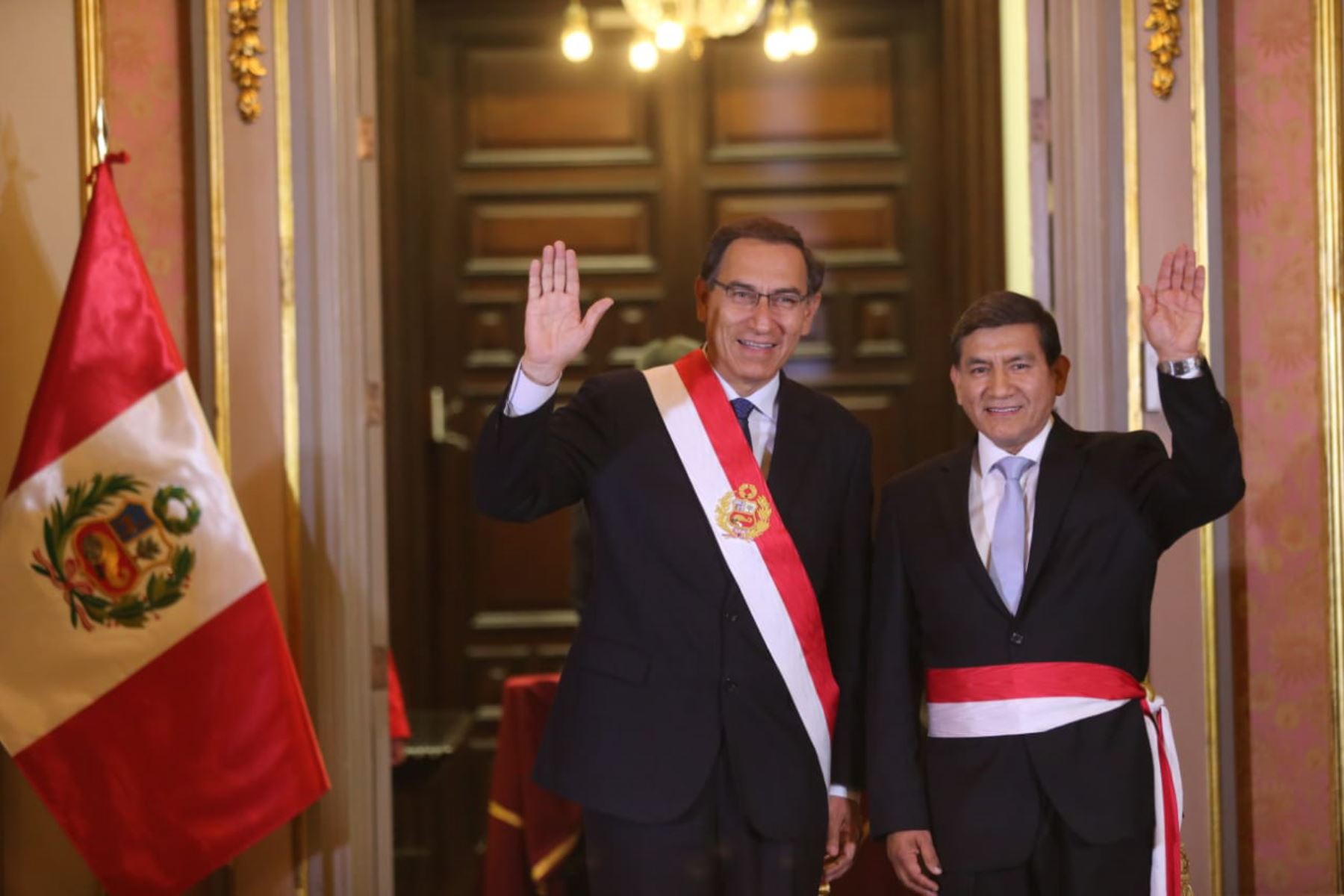 Presidente Martín Vizcarra tomó juramento a ministro del Interior, Carlos Morán.