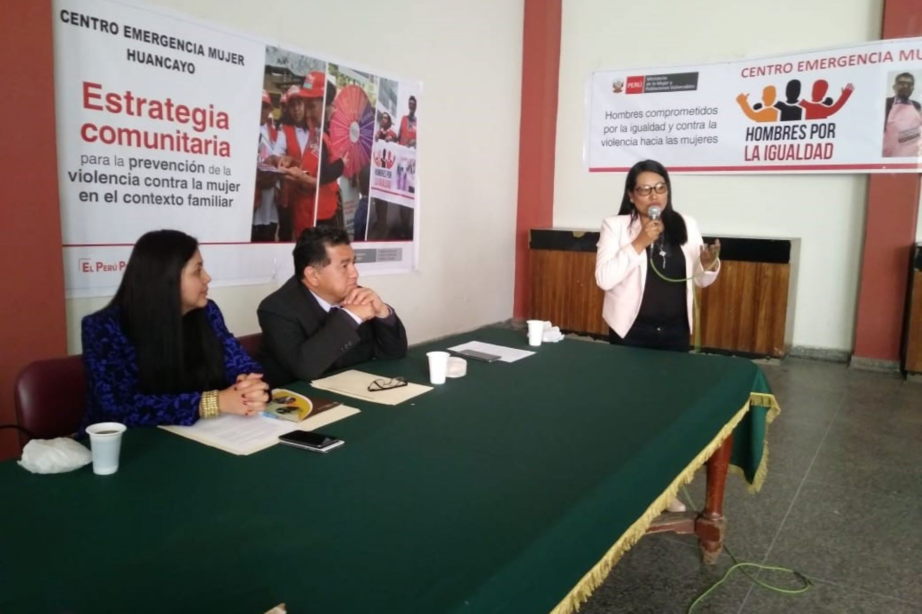 El Ministerio de la Mujer y Poblaciones Vulnerables presentó en la ciudad de Huancayo (Junín), la Estrategia comunitaria para la prevención de la violencia contra la mujer.