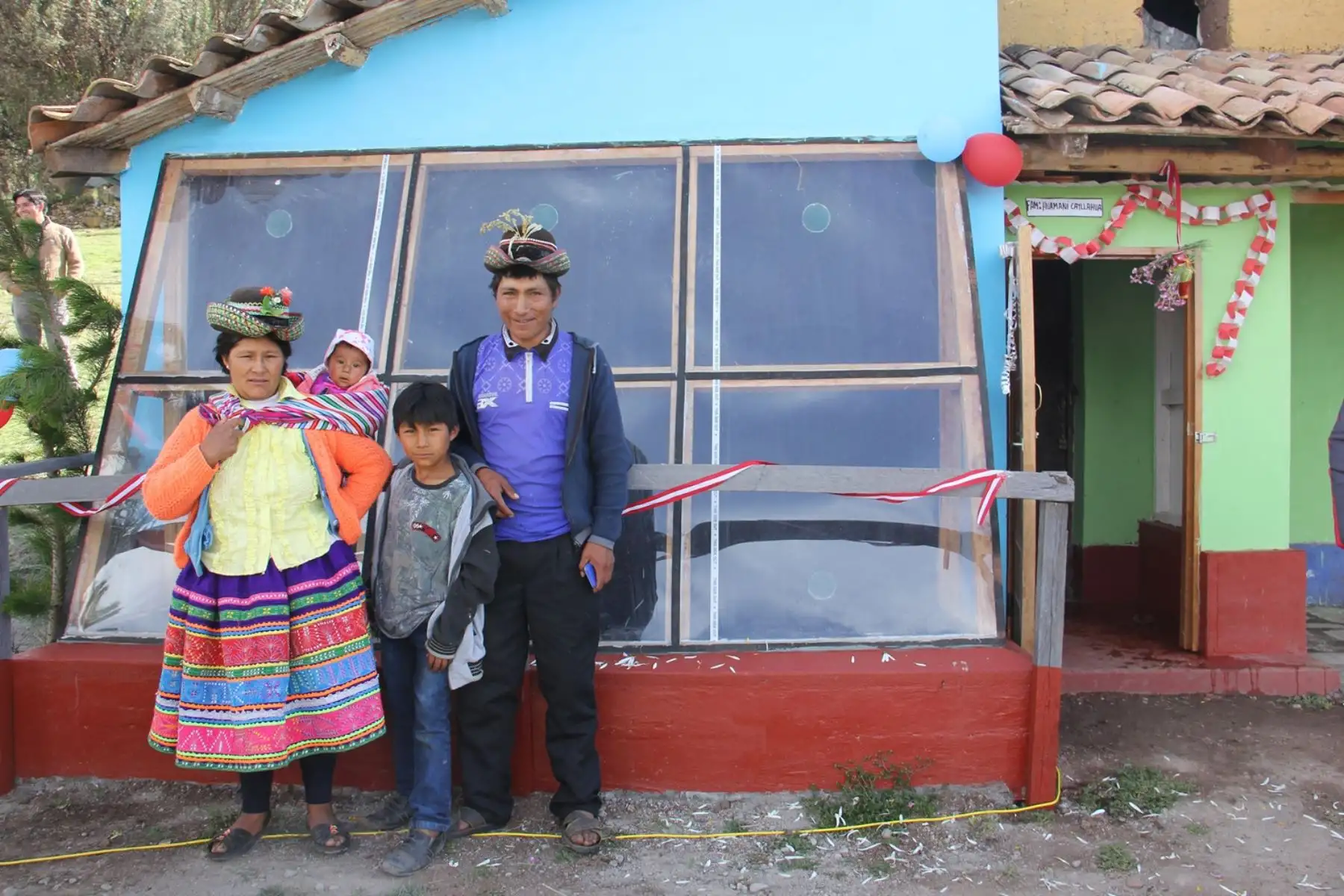 Foncodes iniciò en Chuschi entrega de 410 viviendas térmicas con energía solar para familias altoandinas.Foto: ANDINA/Foncodes