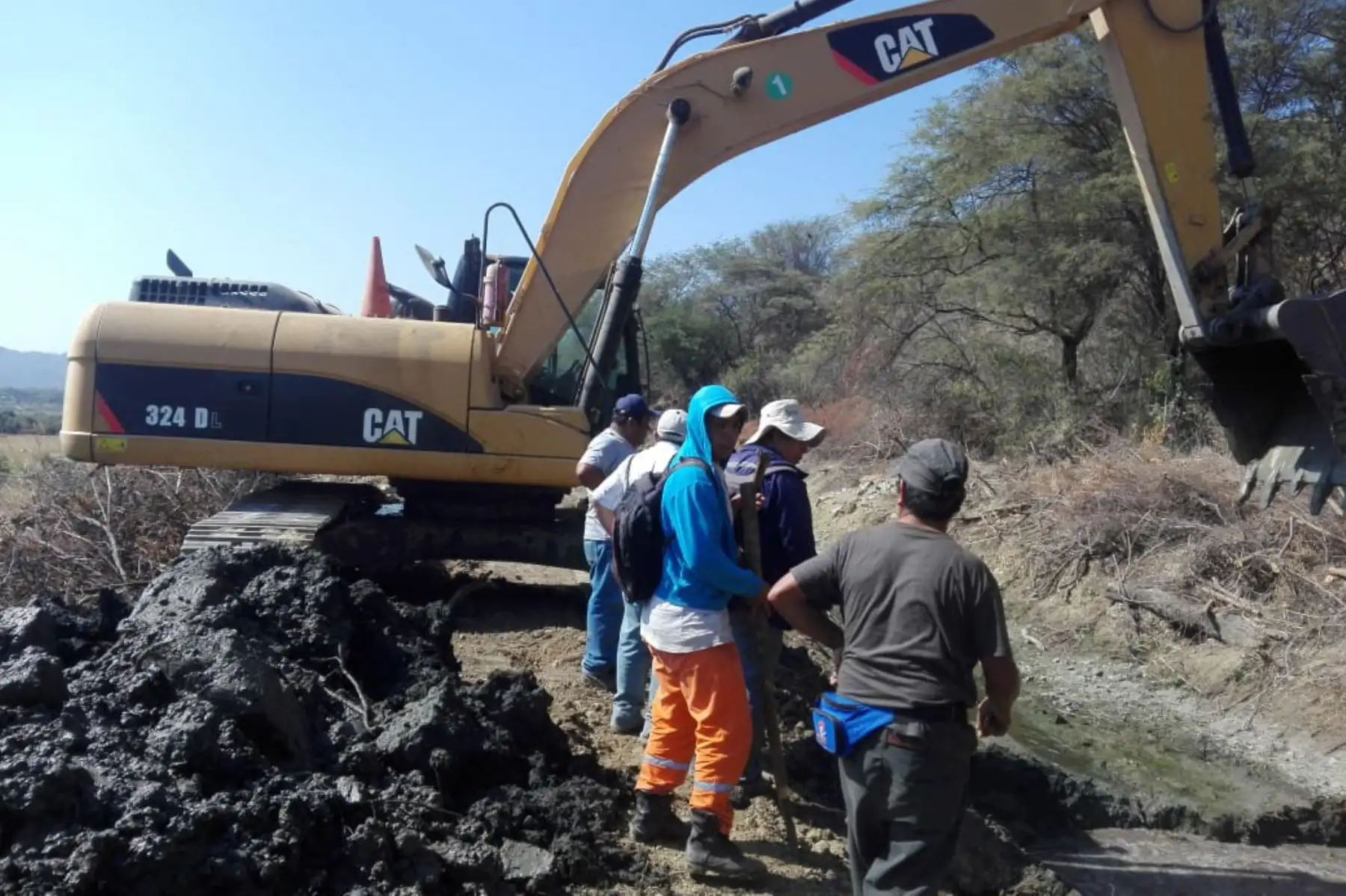 El Programa Subsectorial de Irrigaciones y Agro Rural aceleran los trabajos de prevención y reconstrucción en la región de Piura, para hacer frente a las lluvias y recuperar la infraestructura dañada por El Niño Costero.