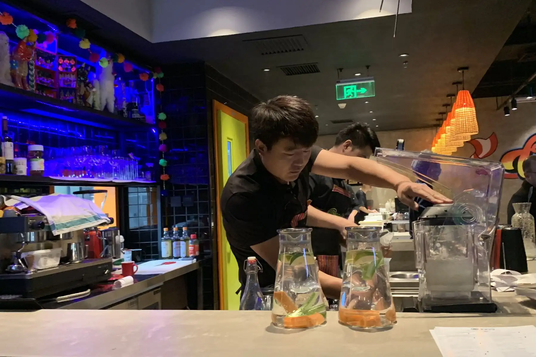 La empresa familiar en la actualidad da trabajo a 20 personas, entre ellos el chef que es peruano. Los planes de expansión y apertura de más restaurantes peruanos en el gigante asiático están entre los objetivos de estos hermanos peruanos con hambre de éxito. Foto: ANDINA/PachaPapi