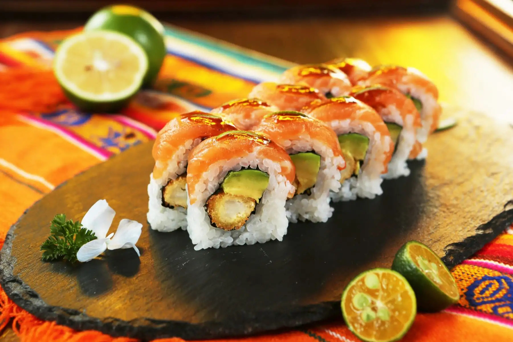 En la carta también se ofrece el plato fusión Lima Roll del restaurante peruano PachaPapi en Beijing. Foto: ANDINA/PachaPapi