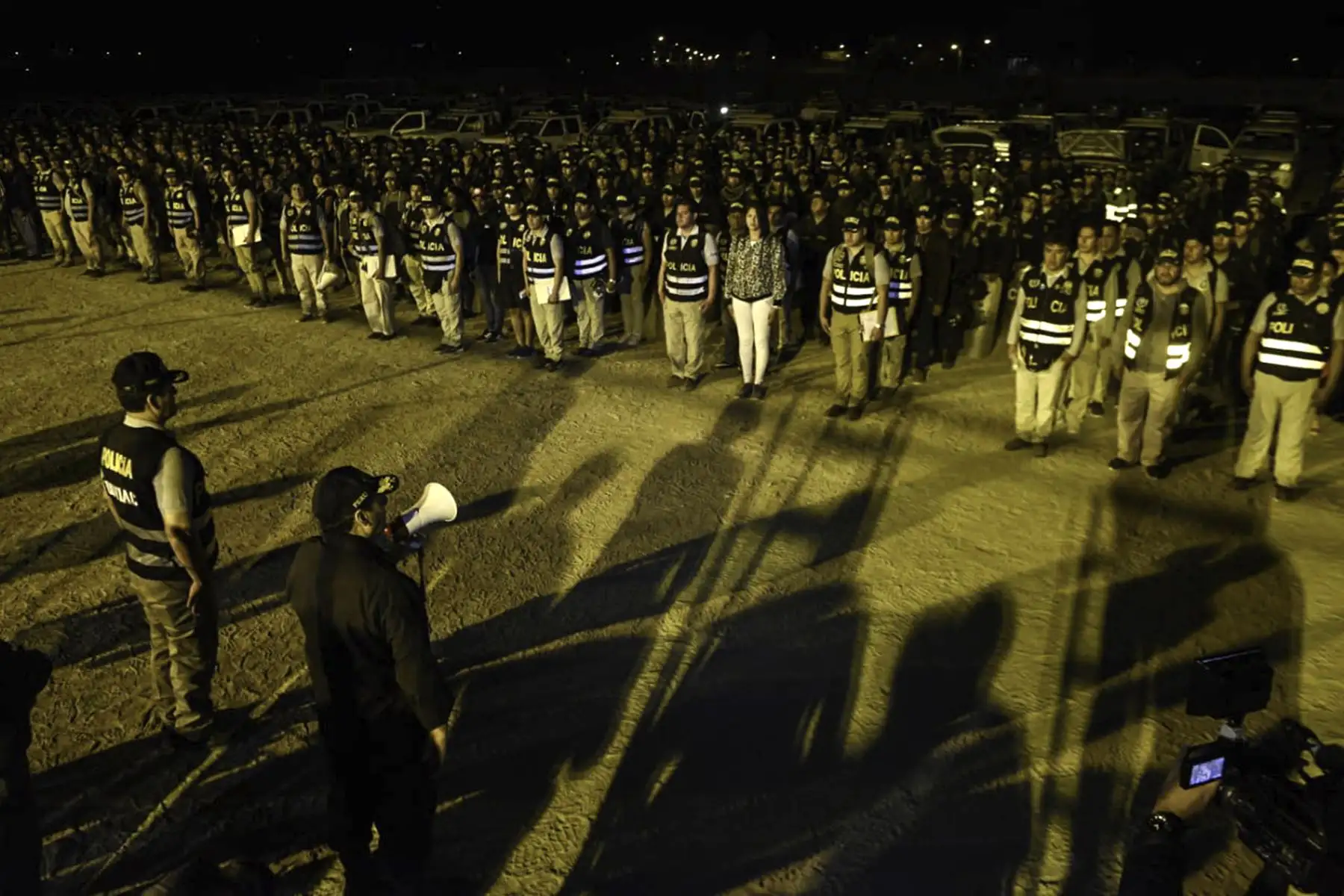 La Policía Nacional del Perú (PNP) y el Ministerio Público, con participación de la Marina de Guerra del Perú, detuvieron esta madrugada a 44 presuntos integrantes de la organización criminal Los Piratas de Puerto Pizarro, quienes estarían dedicados al homicidio, robo agravado y lesiones graves en Tumbes.Foto: ANDINA/Mininter