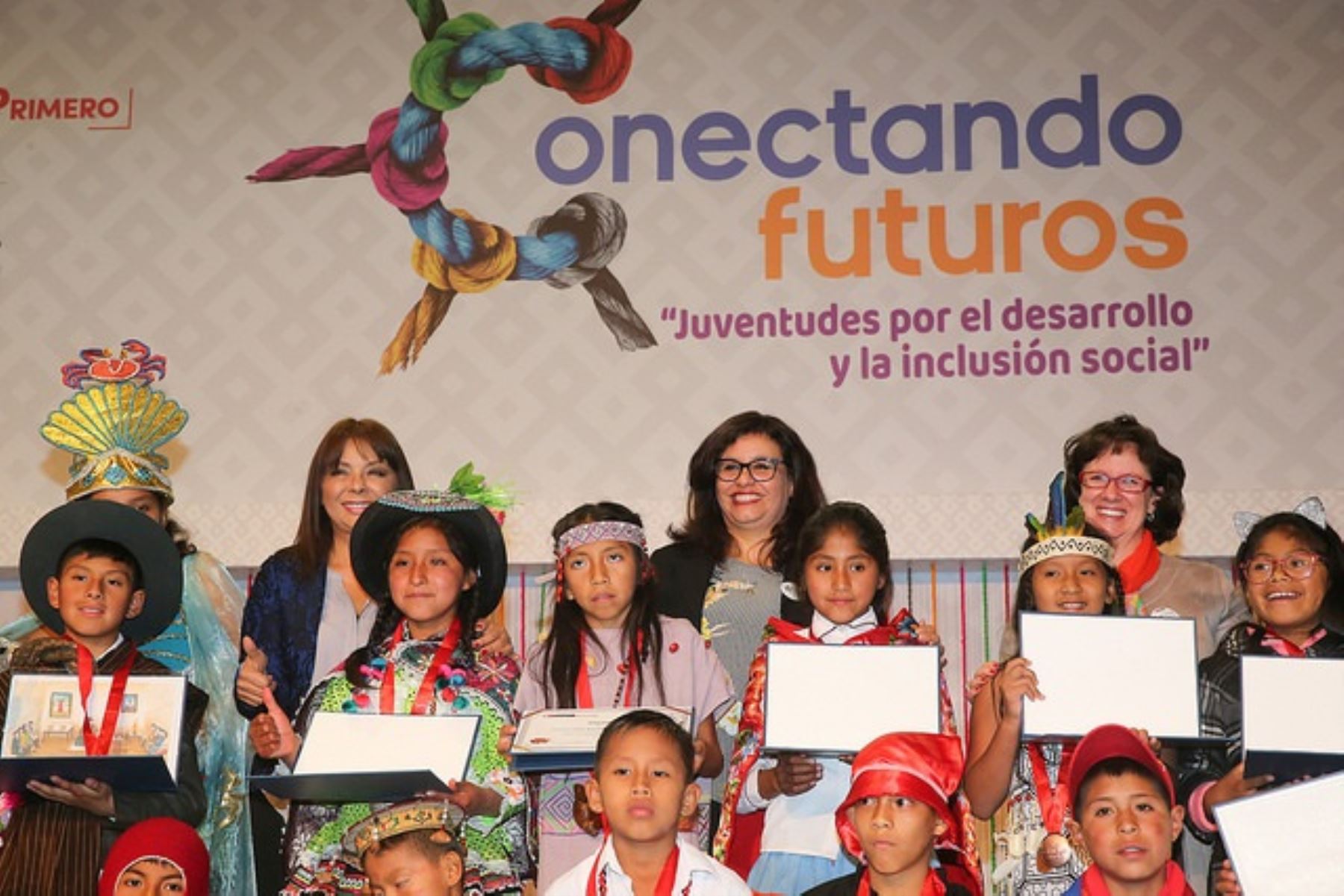 Primera dama, Marisol Díaz Cabello, participó en la entrega de premios del concurso nacional Los Abuelos Ahora de Pension 65.