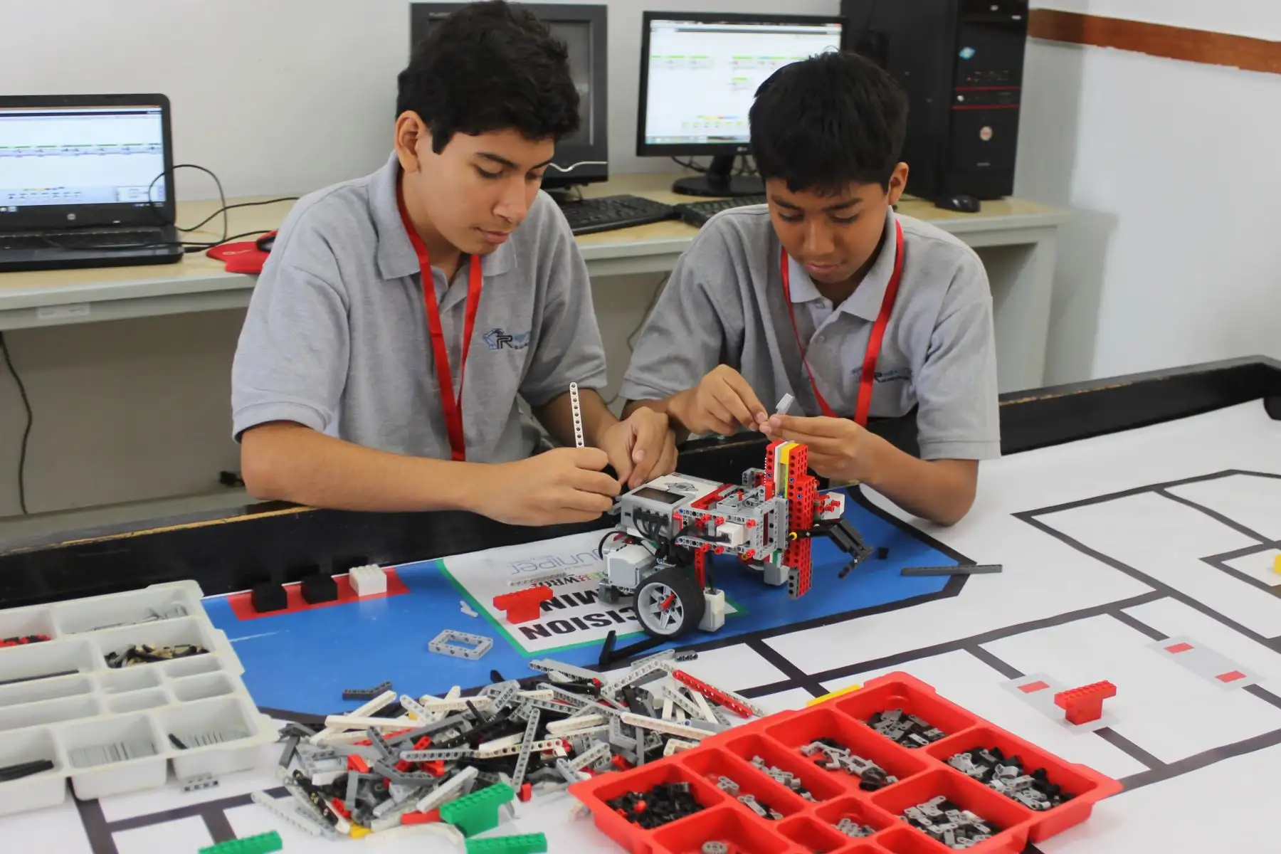 De Piura a Tailandia: escolares competirán en mundial de robótica. ANDINA/Difusión