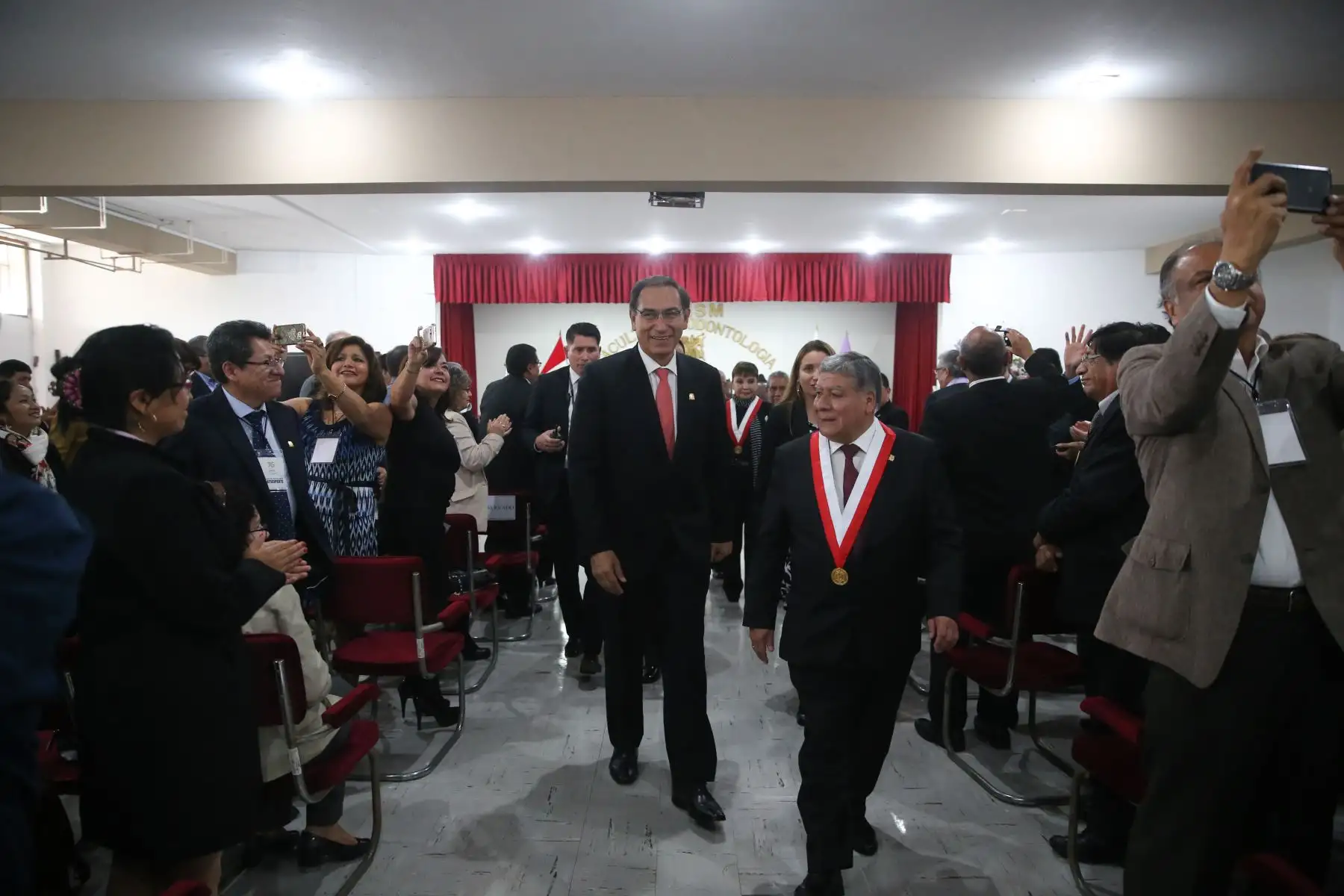Presidente de la República, Martín Vizcarra, participa en la inauguración de la nueva infraestructura de la facultad de Odontología de la Universidad Nacional Mayor de San Marcos. Foto: ANDINA/Juan Carlos Guzmán /Prensa Presidencia