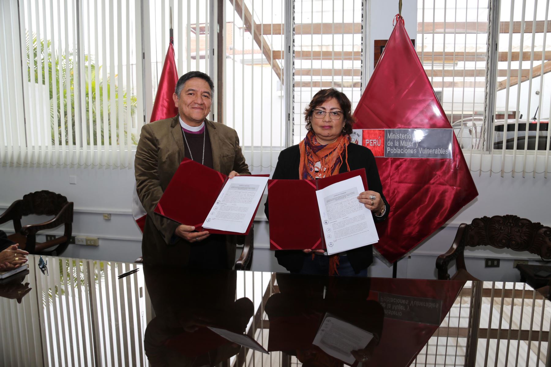 La Iglesia Anglicana del Perú y el Programa Integral Nacional para el Bienestar Familiar del Mimp suscribieron un convenio de cooperación para poner en funcionamiento un Centro de Acogida Residencial en Arequipa.