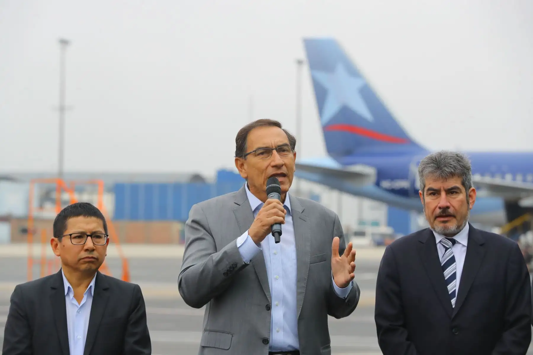 Jefe de Estado, Martín Vizcarra, presidió firma del acta y entrega de terrenos para la ampliación del Aeropuerto Internacional Jorge Chávez. Foto: ANDINA/Andrés Valle/Prensa Presidencia