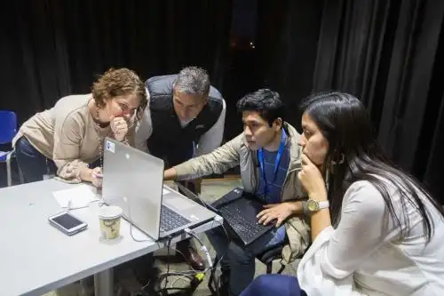 Midis impulsa soluciones tecnológicas en quechua rumbo al Bicentenario