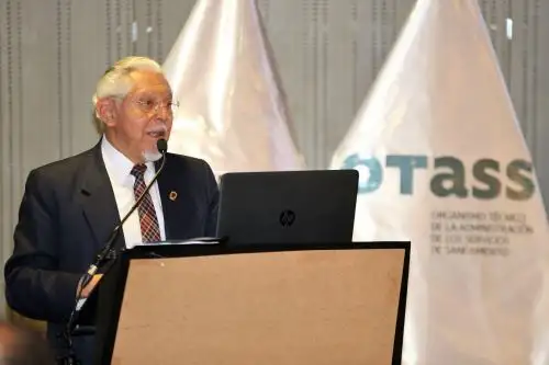El ministro Javier Piqué reafirmó el compromiso del Gobierno de alcanzar el acceso universal de agua potable al 2021 en zonas urbanas. ANDINA/Difusión