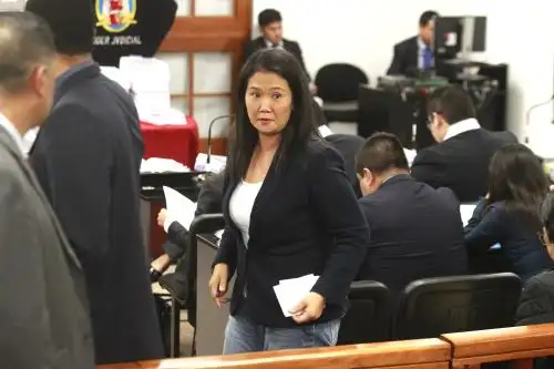 Keiko Fujimori escucha los argumentos del fiscal Domingo Pérez en la Sala Penal Nacional. Foto: ANDINA/Eddy Ramos.