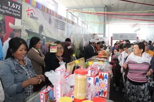Emprendedores de Haku Wiñay muestran sus logros en Feria "Incluye Perú" que se desarrolla en el marco de la Semana de la Inclusión Social. ANDINA/Difusión