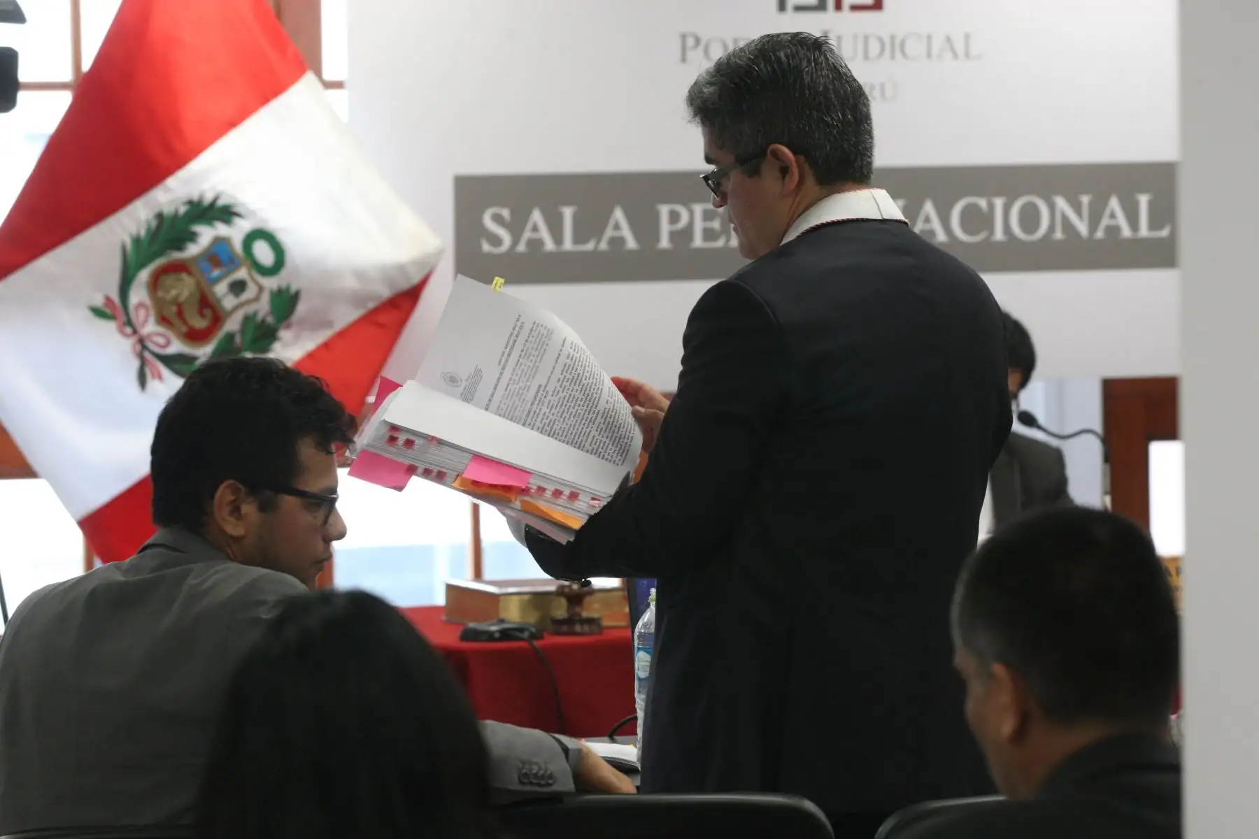 Fiscal Jose Domingo Pérez durante su alegato en la audiencia por pedido de prisión preventiva a Keiko Fujimori. Foto:ANDINA/Héctor Vinces.