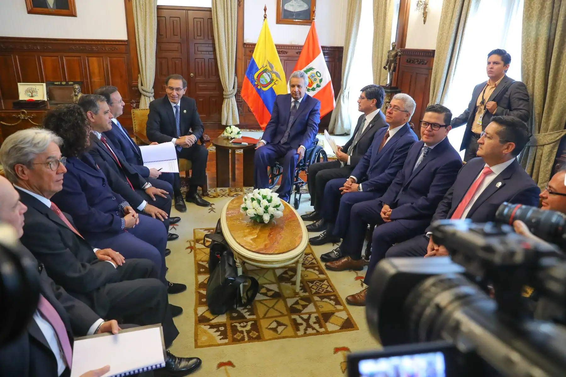 Jefe de Estado se reúne con el Presidente Lenin Moreno durante su visita al Ecuador. Foto: ANDINA/Prensa Presidencia