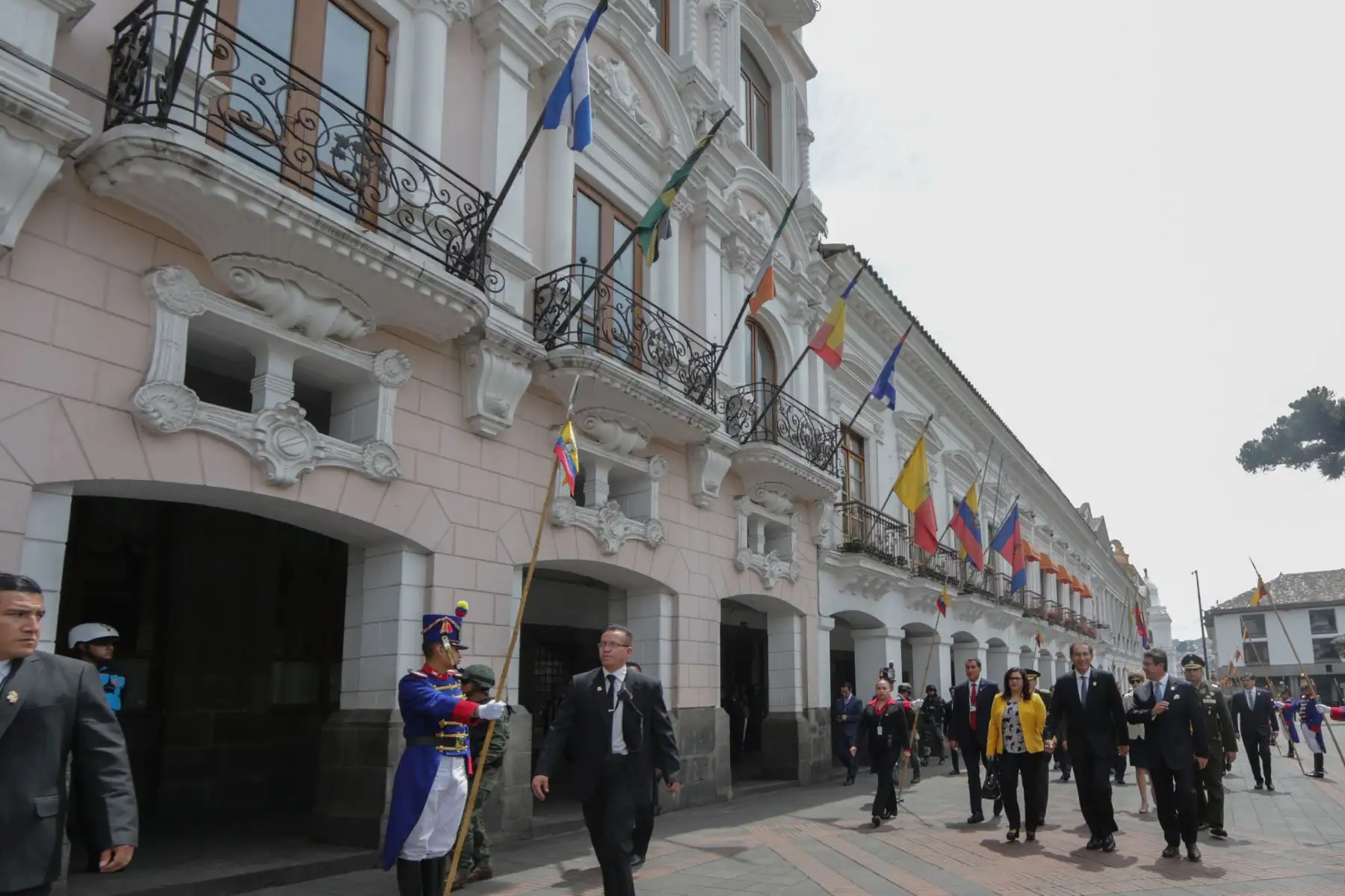 Jefe de Estado se reúne con el Presidente Lenin Moreno durante su visita al Ecuador. Foto: ANDINA/Prensa Presidencia