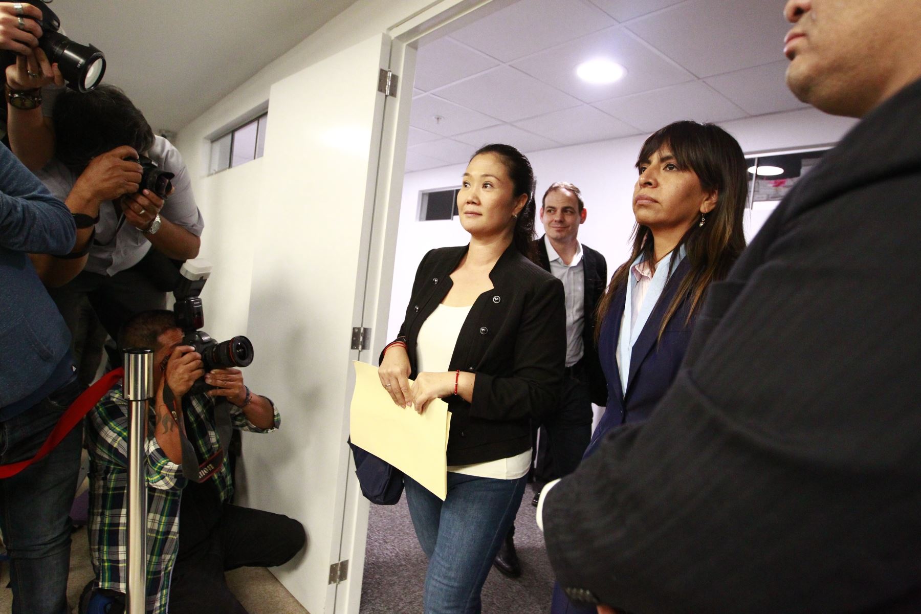 Keiko Fujimori y su abogada, Giulliana Loza. Foto: ANDINA/Eddy Ramos