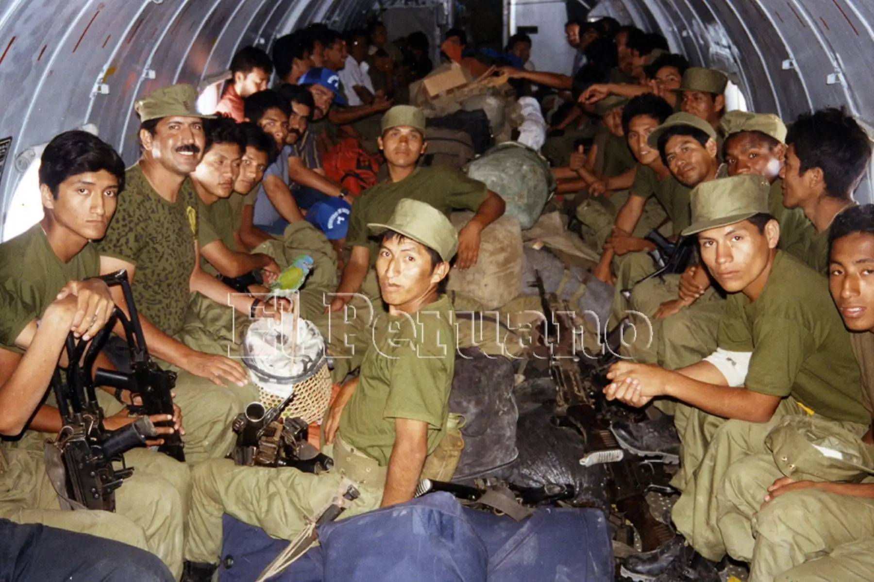 Soldados del Ejército peruano transportados a la frontera con Ecuador (1995). Foto: Archivo Histórico de EL PERUANO