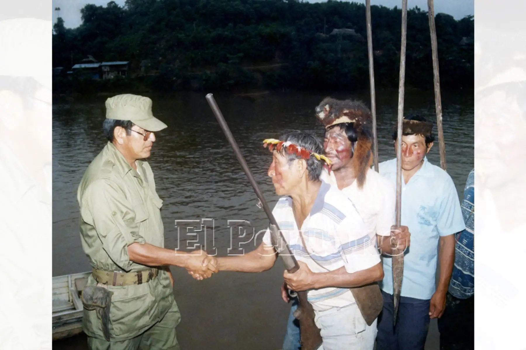 Nativos aguarunas de la zona del río Santiago expresaron su firme decisión de defender nuestra soberanía nacional (1995). Foto: Archivo Histórico de EL PERUANO / Juan Carlos Chávez