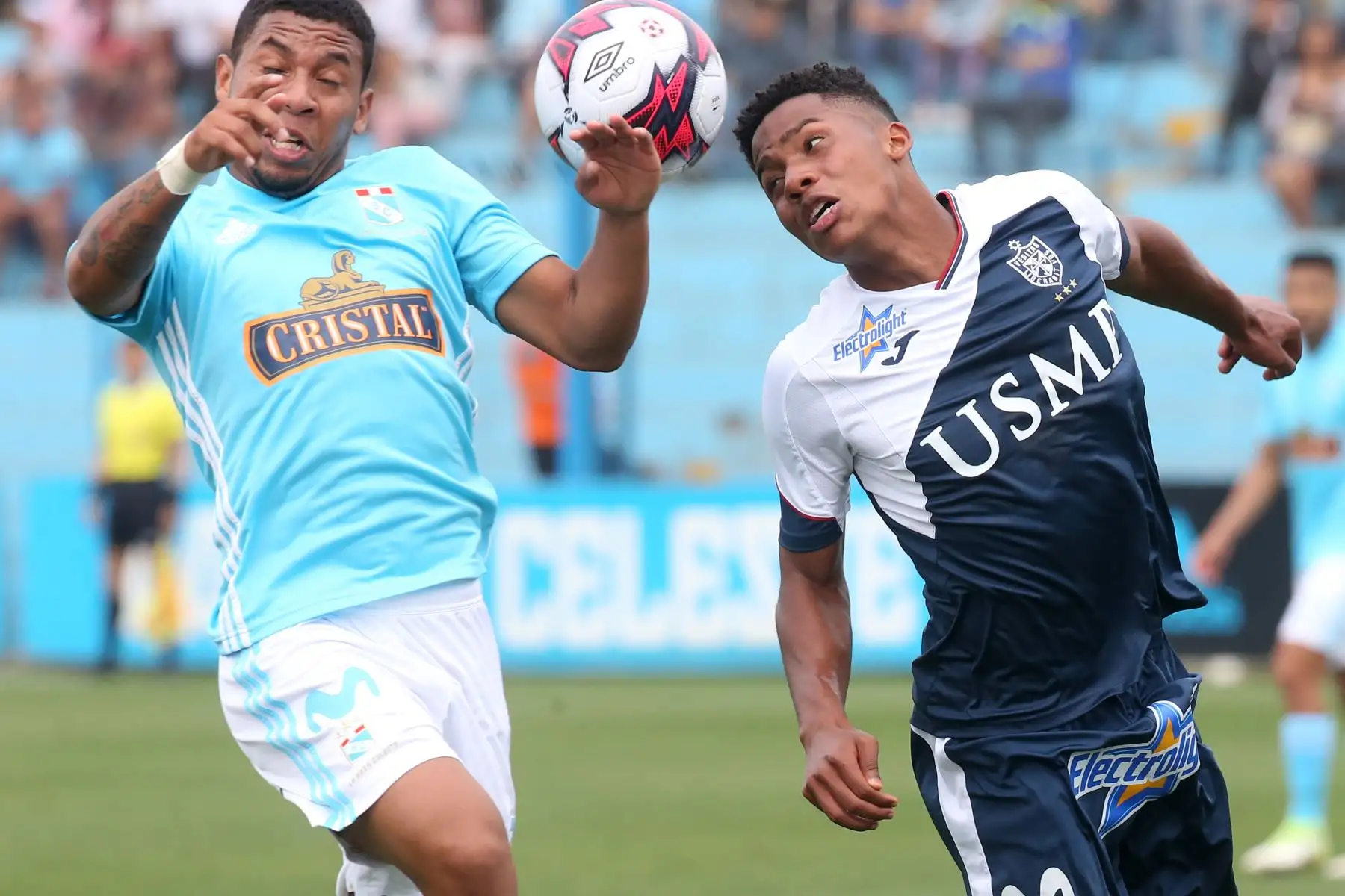 Cristal Cristal sucumbe y cae 1-0 ante San Martín en el Alberto Gallardo. Foto: ANDINA/Vidal Tarqui