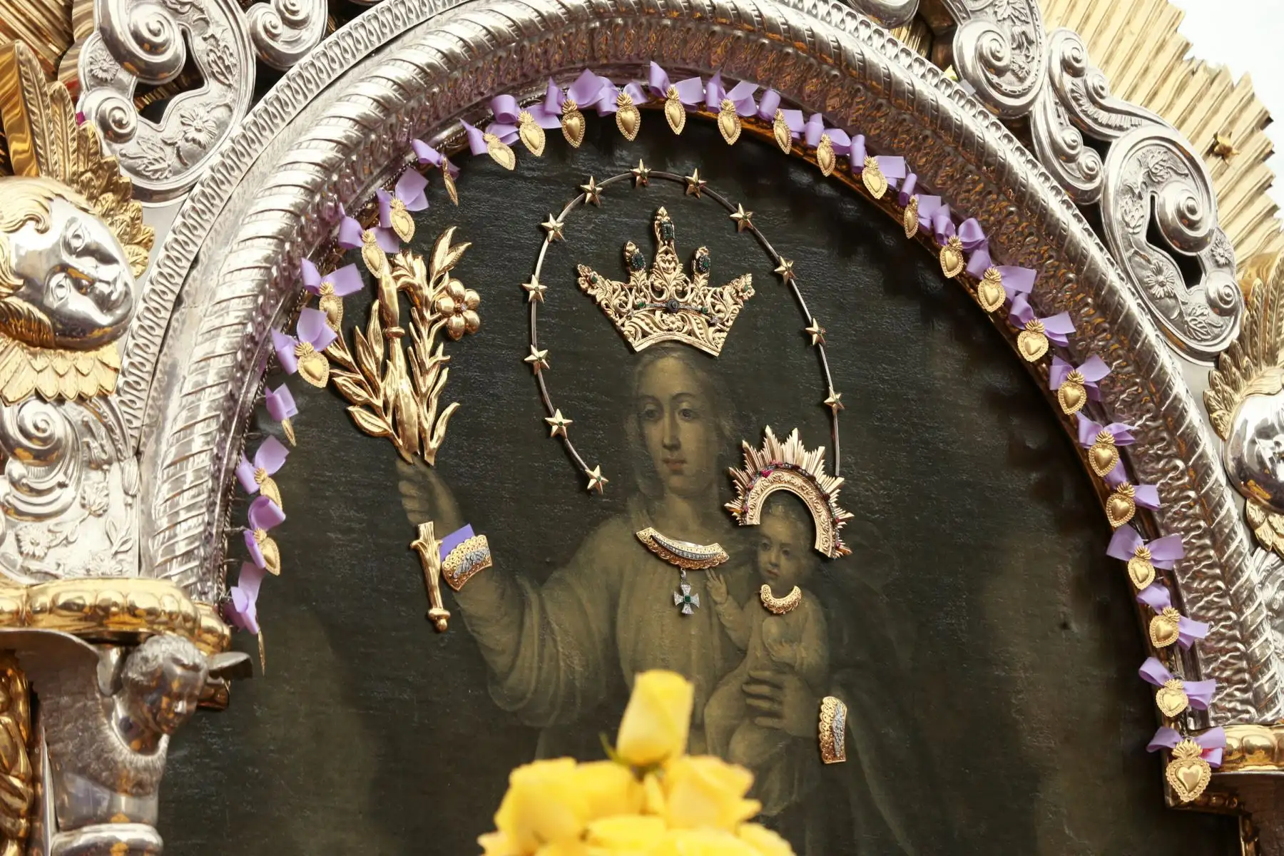 Detalles  de la sagrada anda del señor de los Milagros .Foto: ANDINA/Norman Córdova
