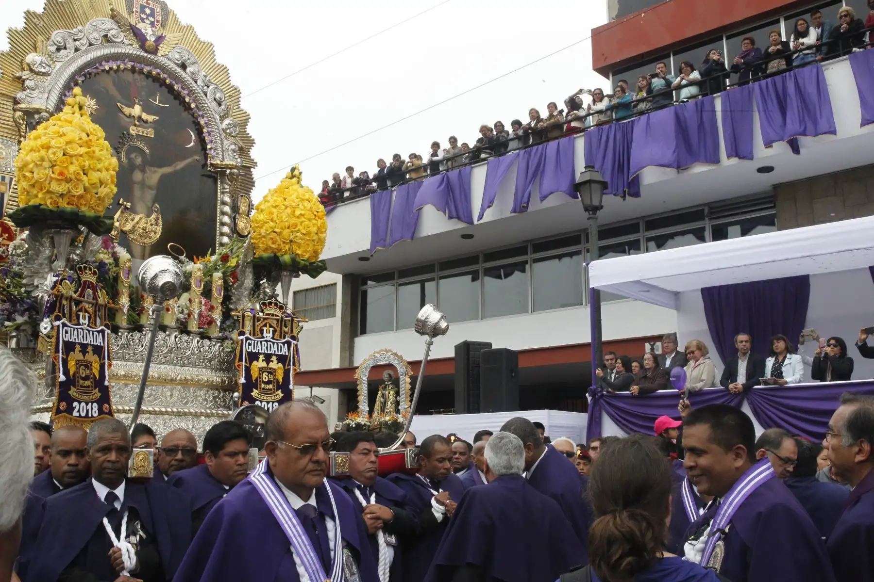 Editora Perù rinde homenaje a La venerada imagen del Señor de los Milagros. Foto: ANDINA/Jhony Laurente