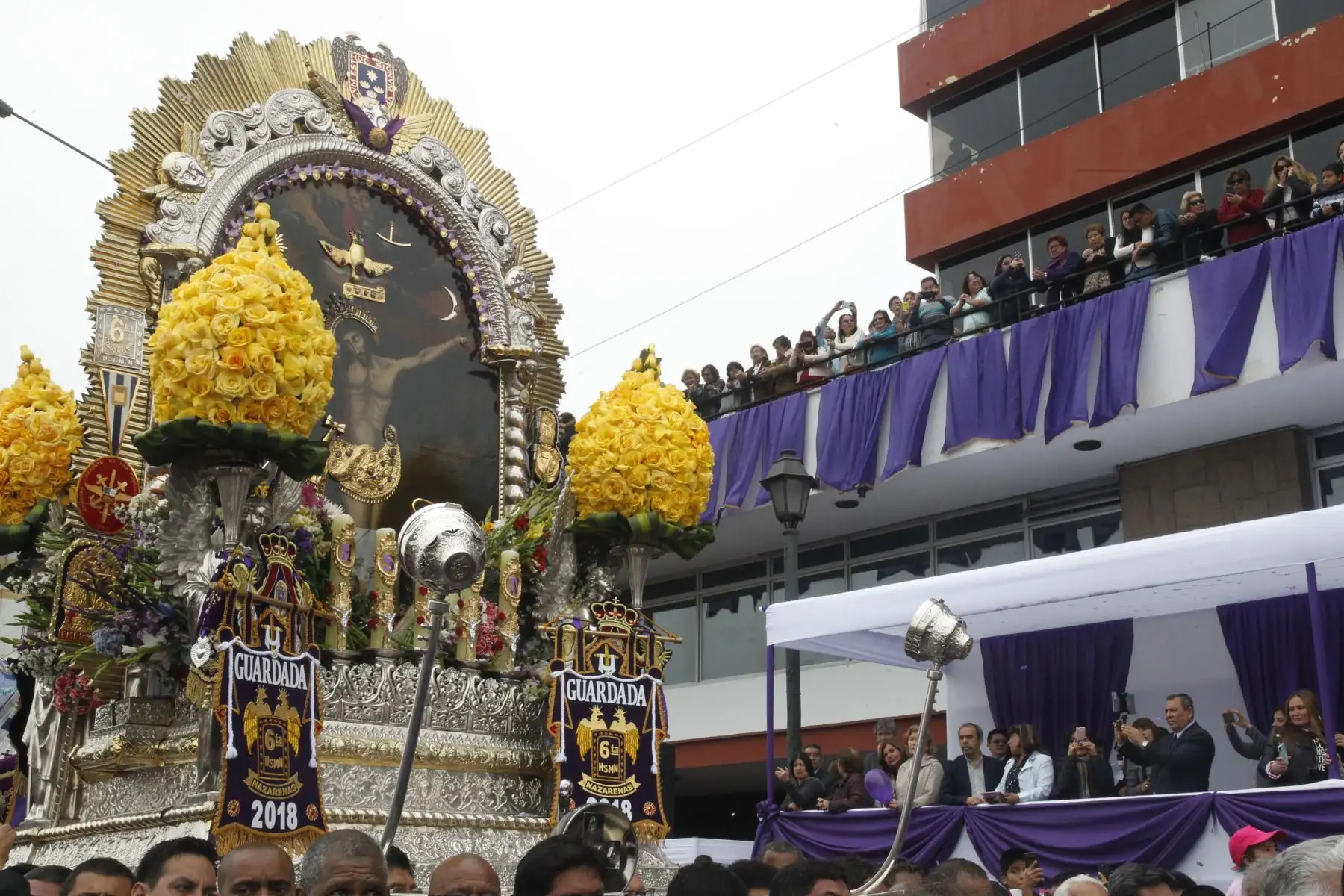 Editora Perú rinde homenaje a La venerada imagen del Señor de los Milagros. Foto: ANDINA/Jhony Laurente