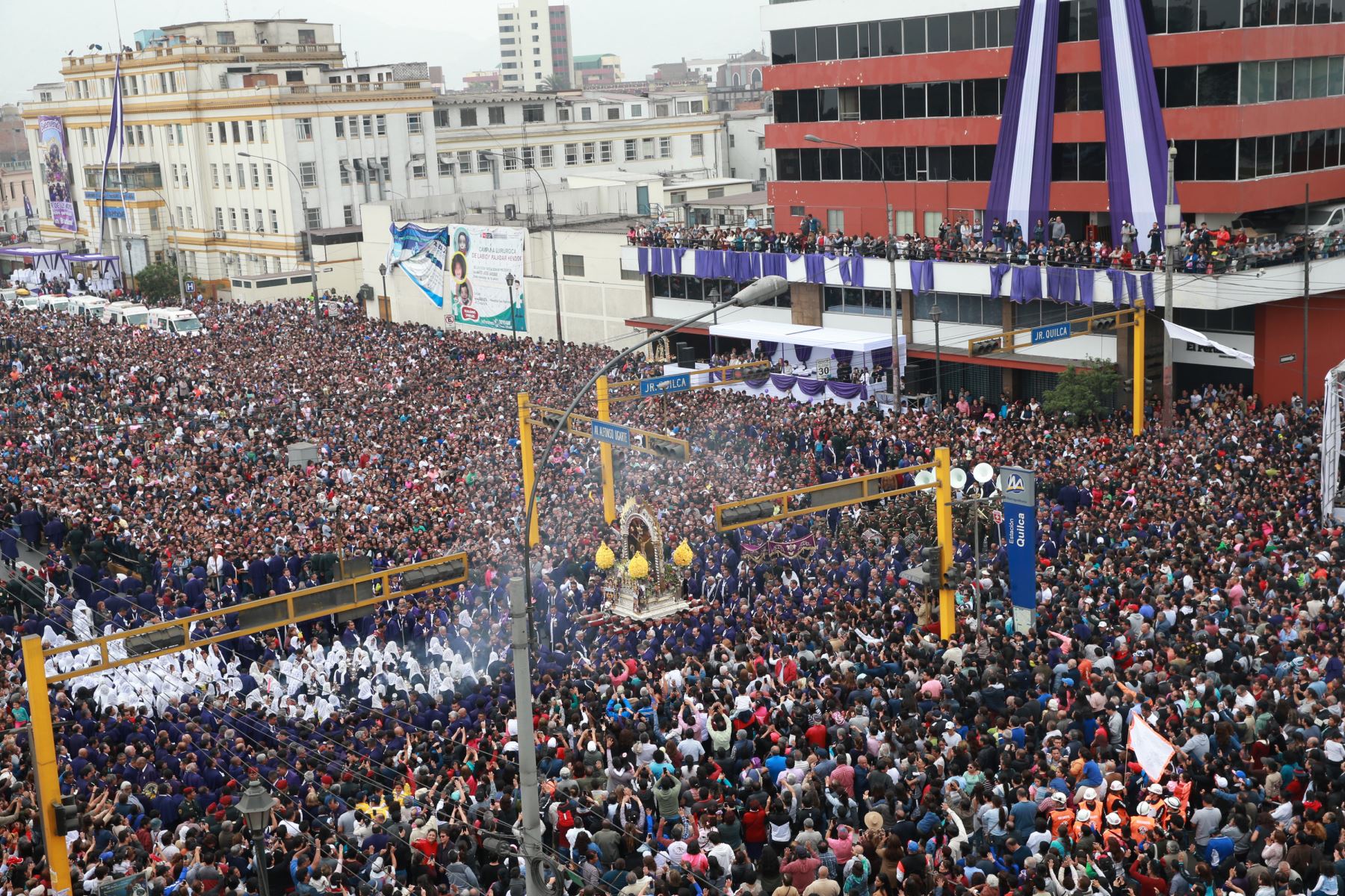 Editora Per Rinde Homenaje A La Venerada Imagen Del Se Or De Los