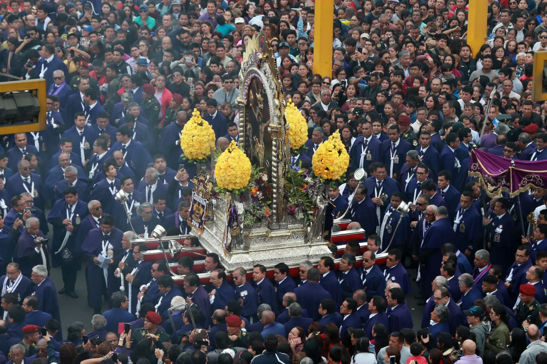 Procesión del Señor de los Milagros .Foto: ANDINA/Norman Córdova