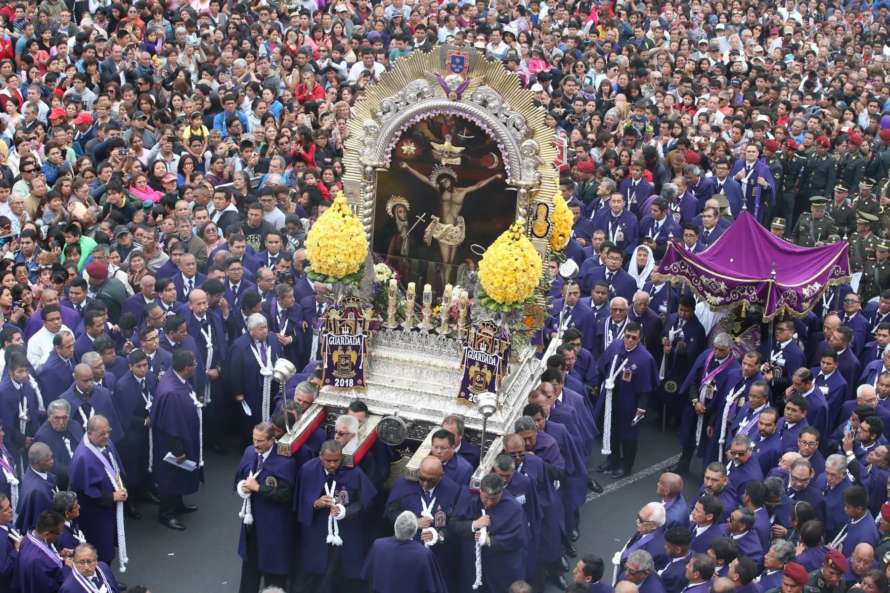 Procesión del Señor de los Milagros. Foto: ANDINA/Vidal Tarqui