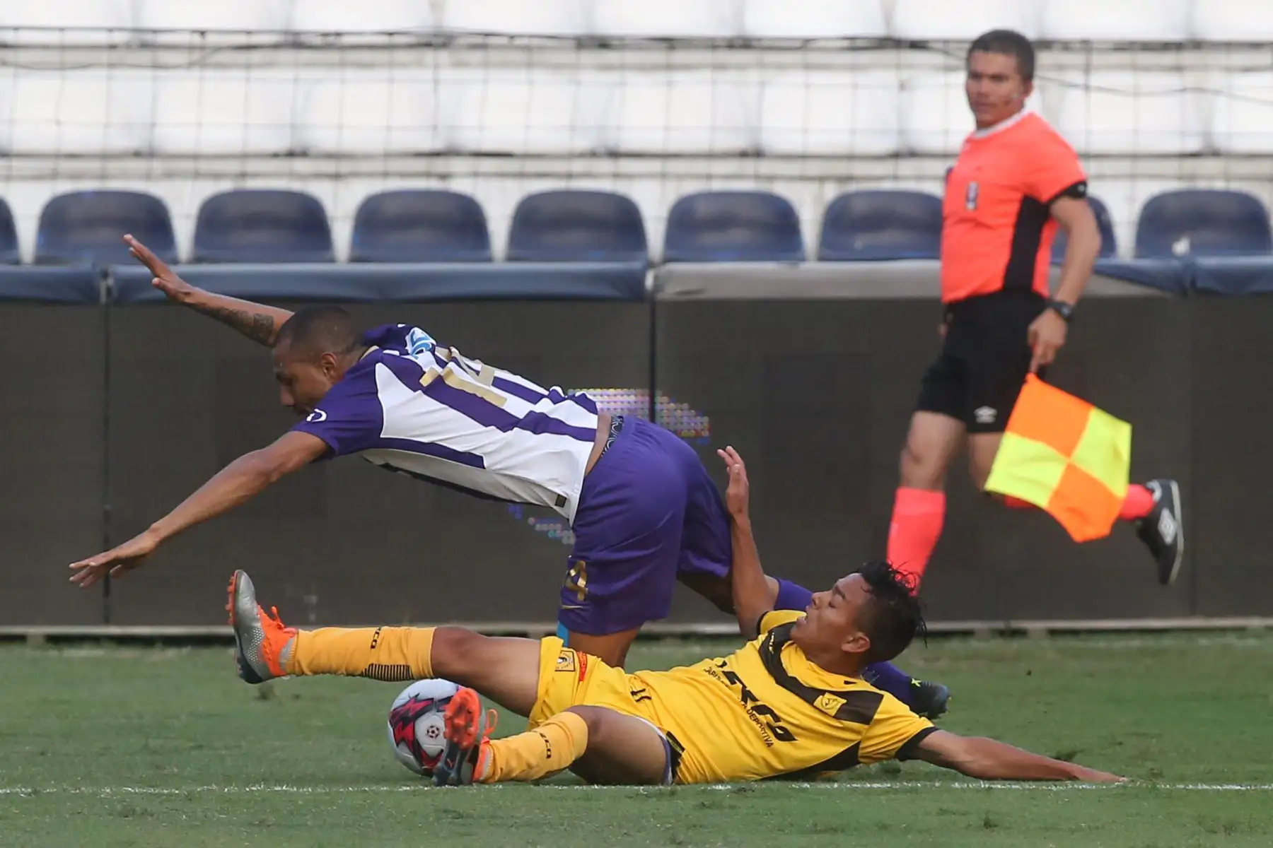 Alianza Lima ganó 2-0 a Cantolao y sigue ilusionado por el título Clausura. Foto: ANDINA/Vidal Tarqui