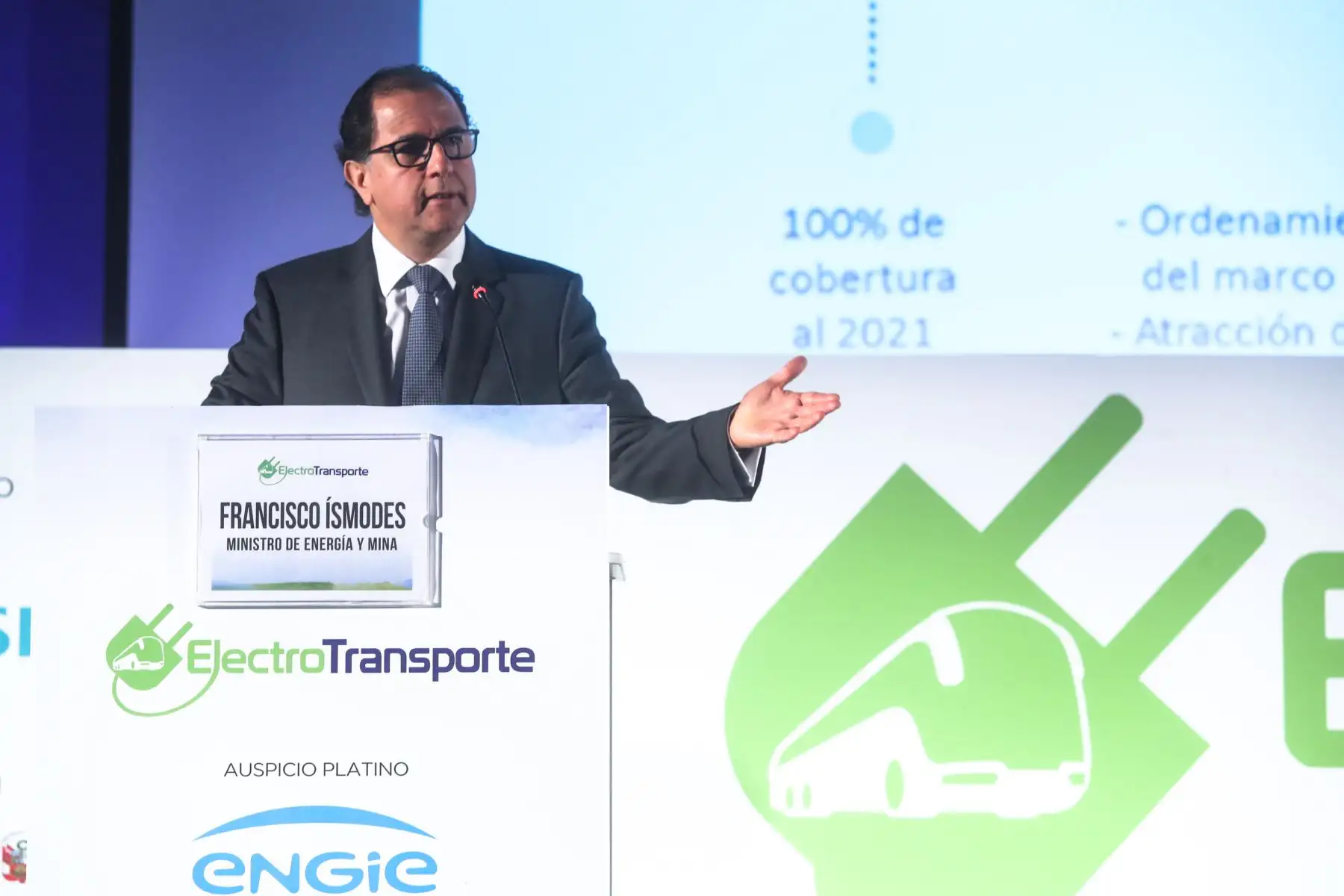 Ministro del MEM, Francisco ísmodes participó en la Feria Electro TransporteANDINA/Difusión