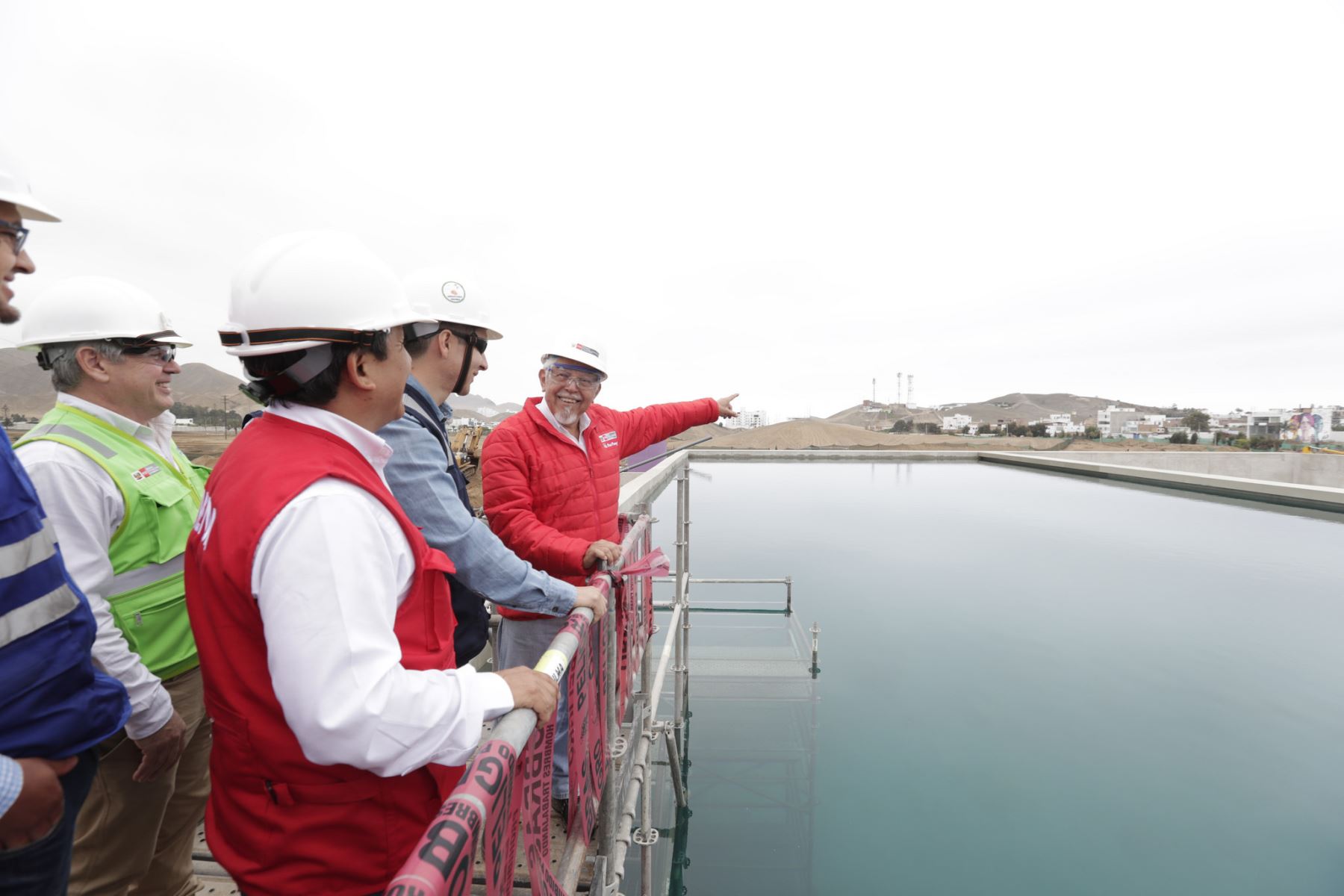 Inspeccionan avances de obras de planta desalinizadora de agua de mar. Foto: Andina/Difusión