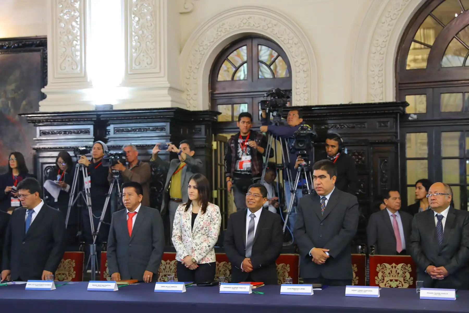 El presidente de la República, Martín Vizcarra, se reunió con gobernadores y alcaldes provinciales elegidos en los comicios del pasado 7 de octubre, en el denominado Encuentro de Grandes Ciudades y Gobernantes Virtualmente Electos.Foto: ANDINA/Andrés Valle/Prensa Presidencia
