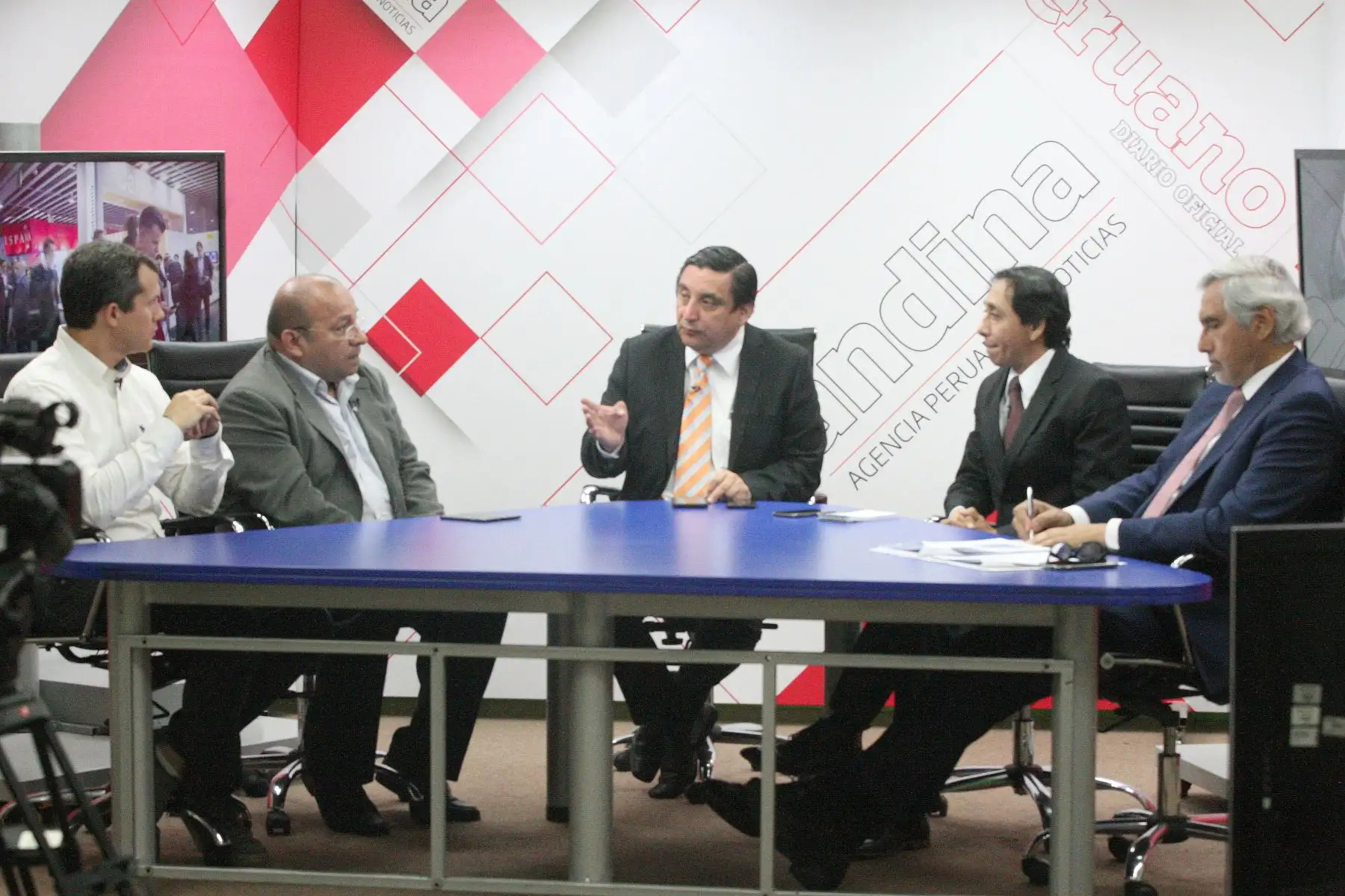 Programa Mirada Económica de Andina Canal Online. ANDINA/Héctor Vinces
