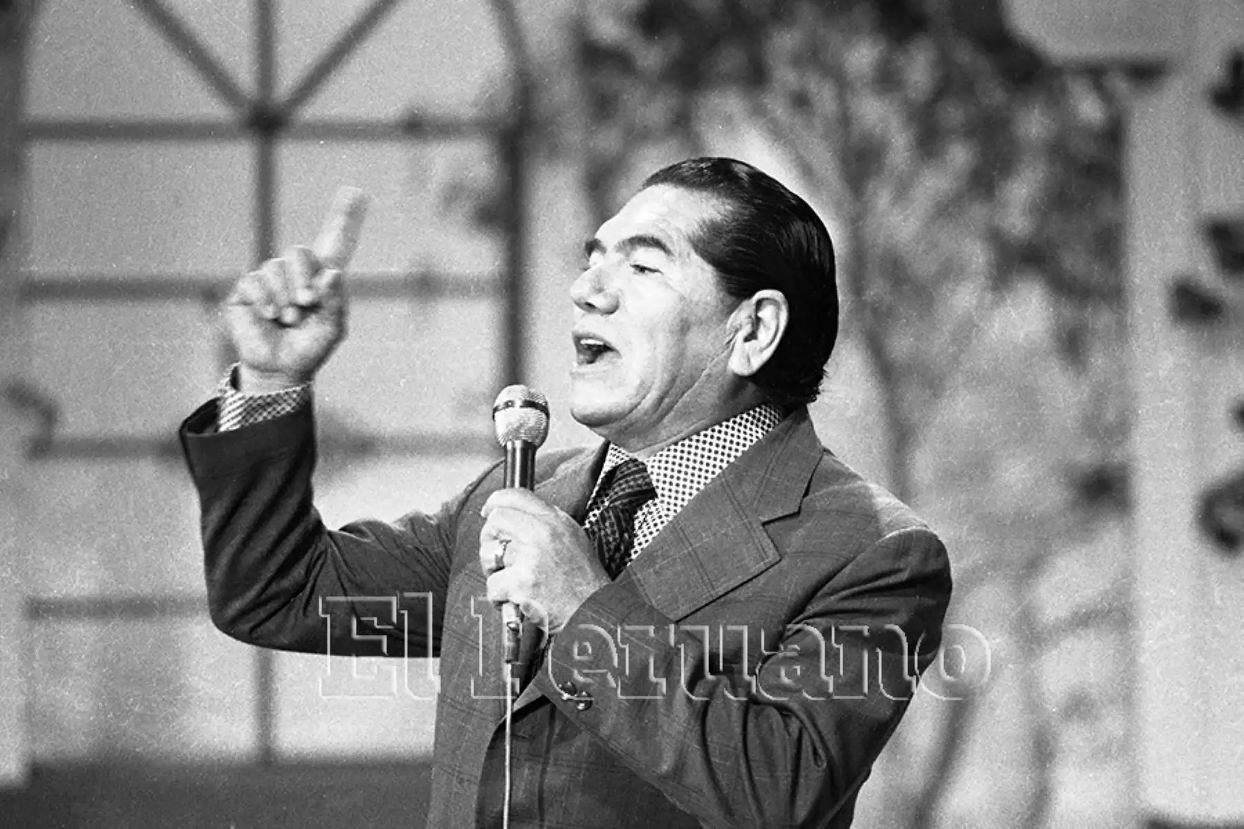 Presentación del cantante "El Carreta" Jorge Pérez en Canal 4 (1978).  Foto: Archivo Histórico de EL PERUANO / Raúl Sagástegui
