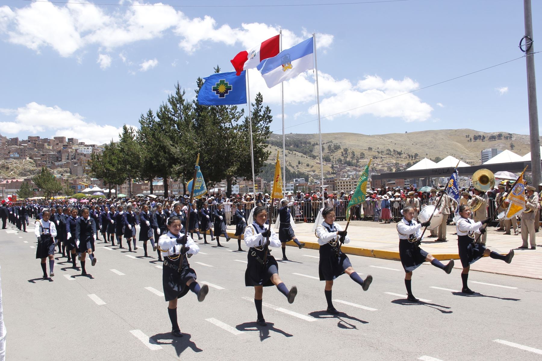 Con desfile escolar Puno inicia celebraciones por 350 aniversario.Foto:  ANDINA