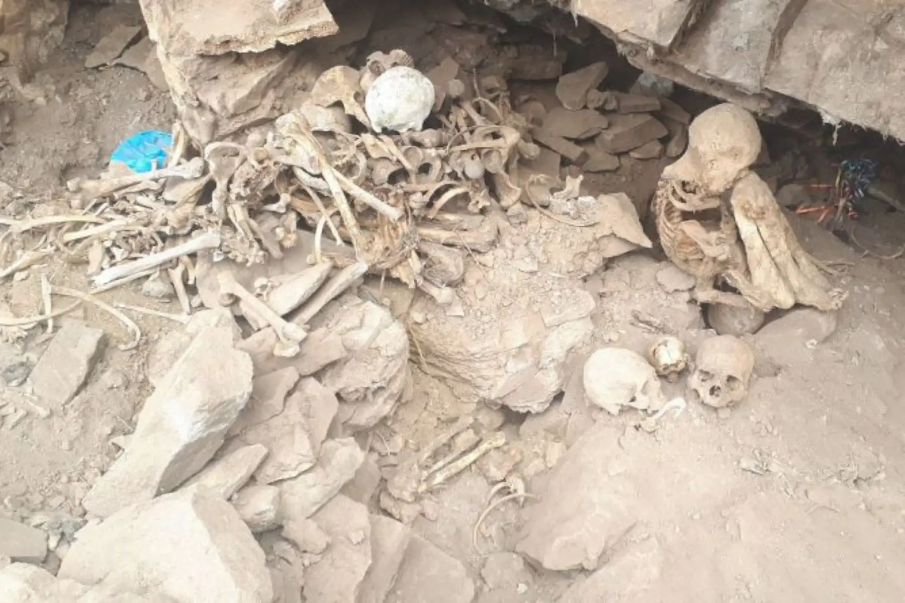 Huaqueros destruyeron seis contextos funerarios del cementerio prehispánico Jerusalén K´uchu, ubicado en el distrito de Combapata, provincia de Canchis, región Cusco.
