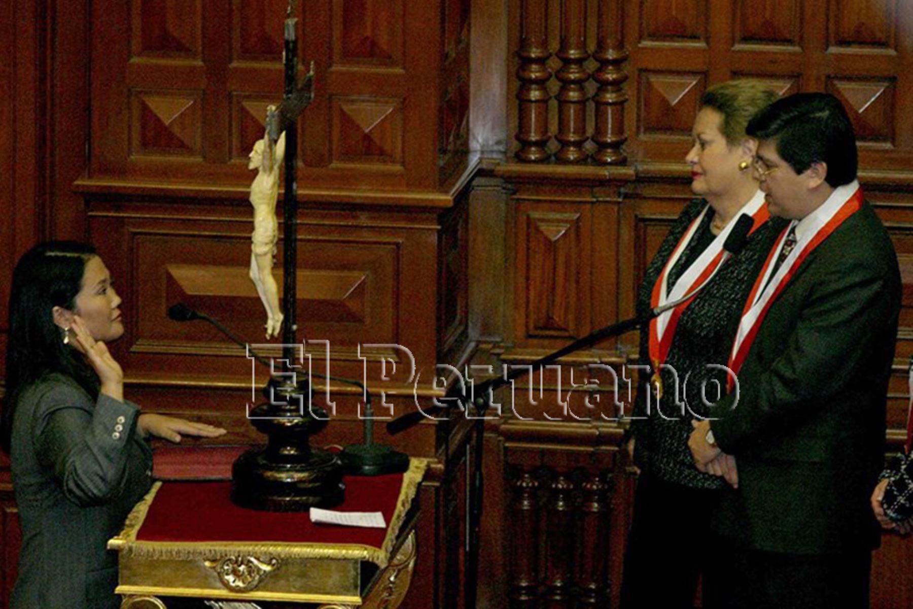 Lima - 26 julio 2006 / Keiko Fujimori Fujimori juramenta como congresista de la República. Foto: Diario Oficial EL PERUANO / Jorge Paz
