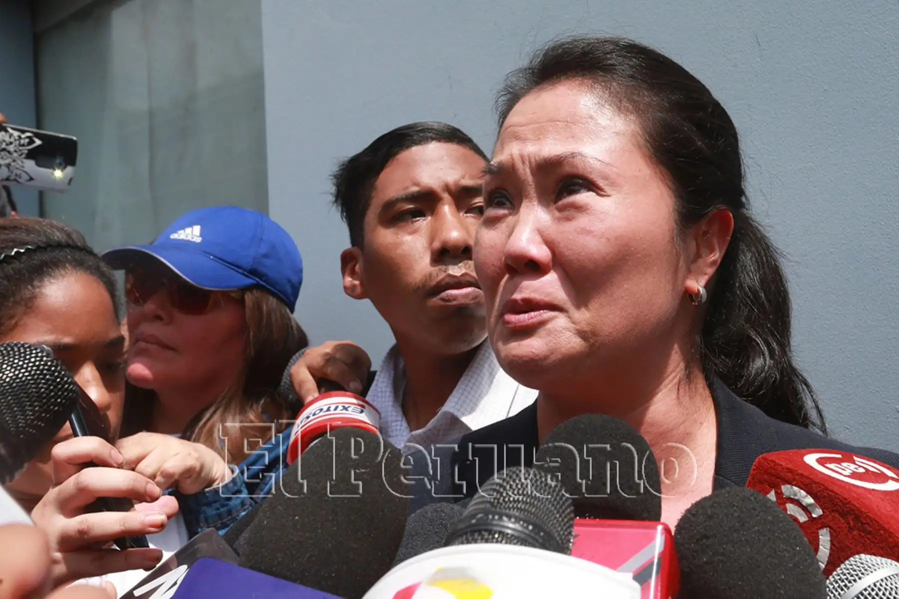 Lima - 03 octubre 2018 / Keiko Fujimori llora al  afirmar hoy que la decisión de declarar improcedente el indulto de su padre, Alberto Fujimori, es una decisión injusta y será apelada por parte de su defensa legal. Foto: Diario Oficial EL PERUANO /  Vidal Tarqui