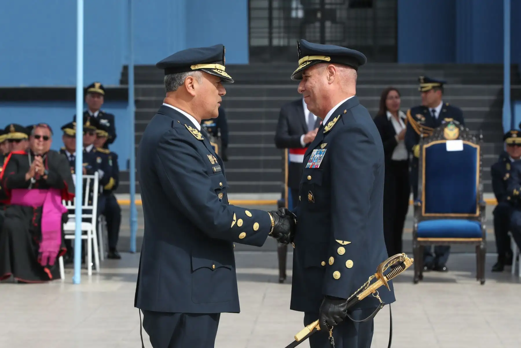 Ministro José Huerta encabeza la ceremonia de reconocimiento del teniente general FAP Rodolfo García Esquerre, como comandante general de la Fuerza Aérea del Perú. Foto: ANDINA/Mindef