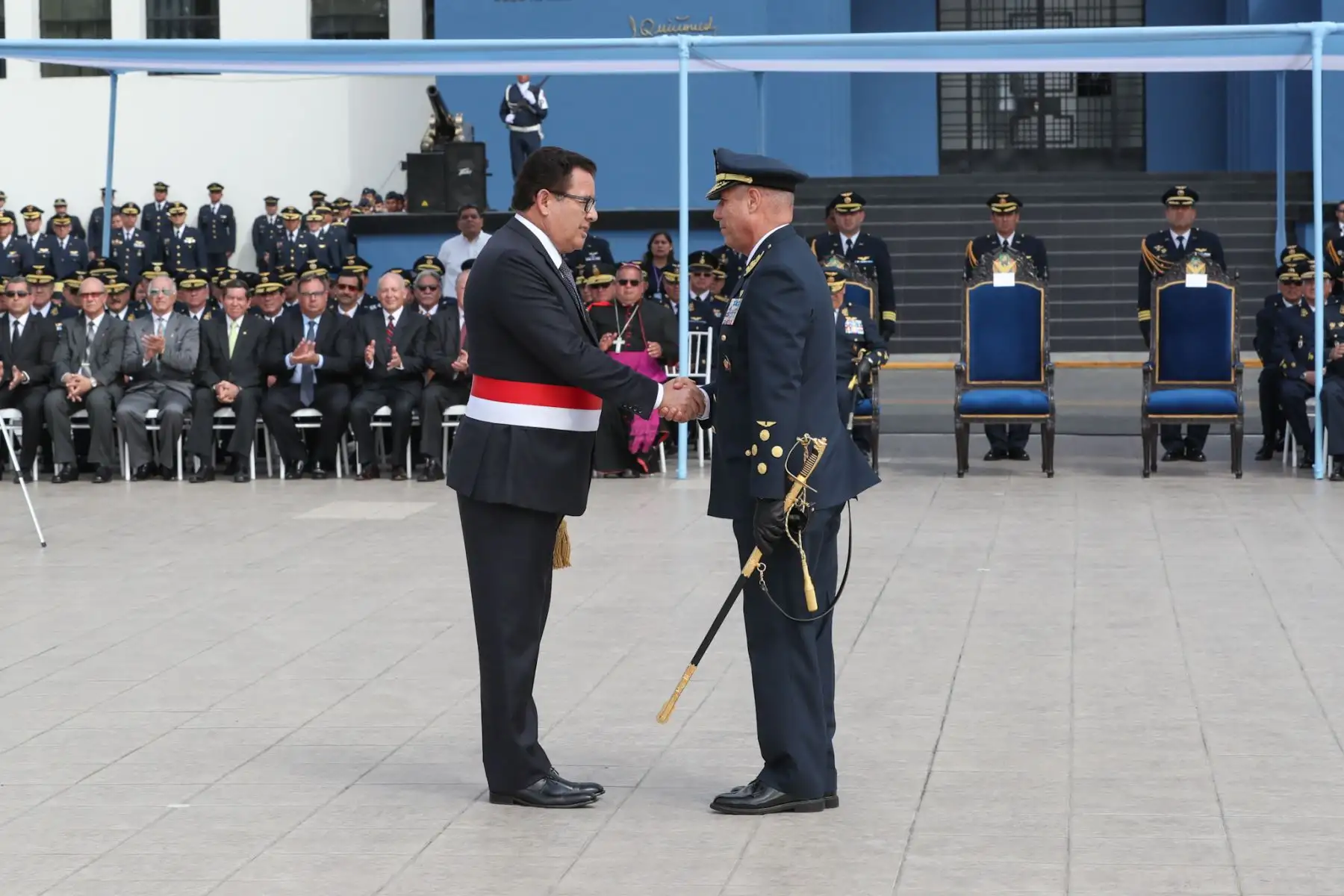Ministro José Huerta encabeza la ceremonia de reconocimiento del teniente general FAP Rodolfo García Esquerre, como comandante general de la Fuerza Aérea del Perú. Foto: ANDINA/Mindef