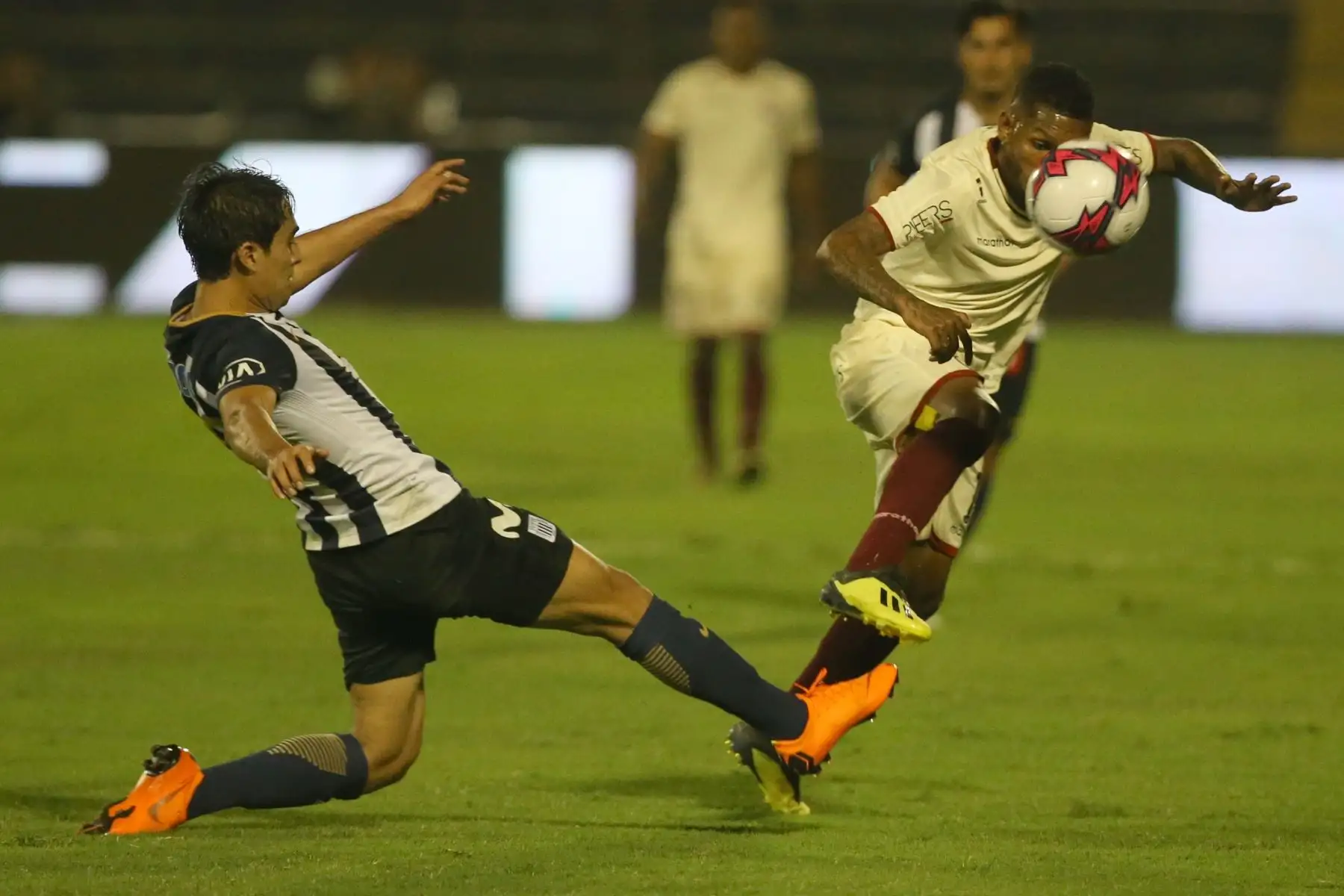 Alianza Lima pierde 1 - 0 ante Universitario de Deportes, en encuentro que se disputa en el Estadio Alejandro Villanueva, Foto: ANDINA/Vidal Tarqui