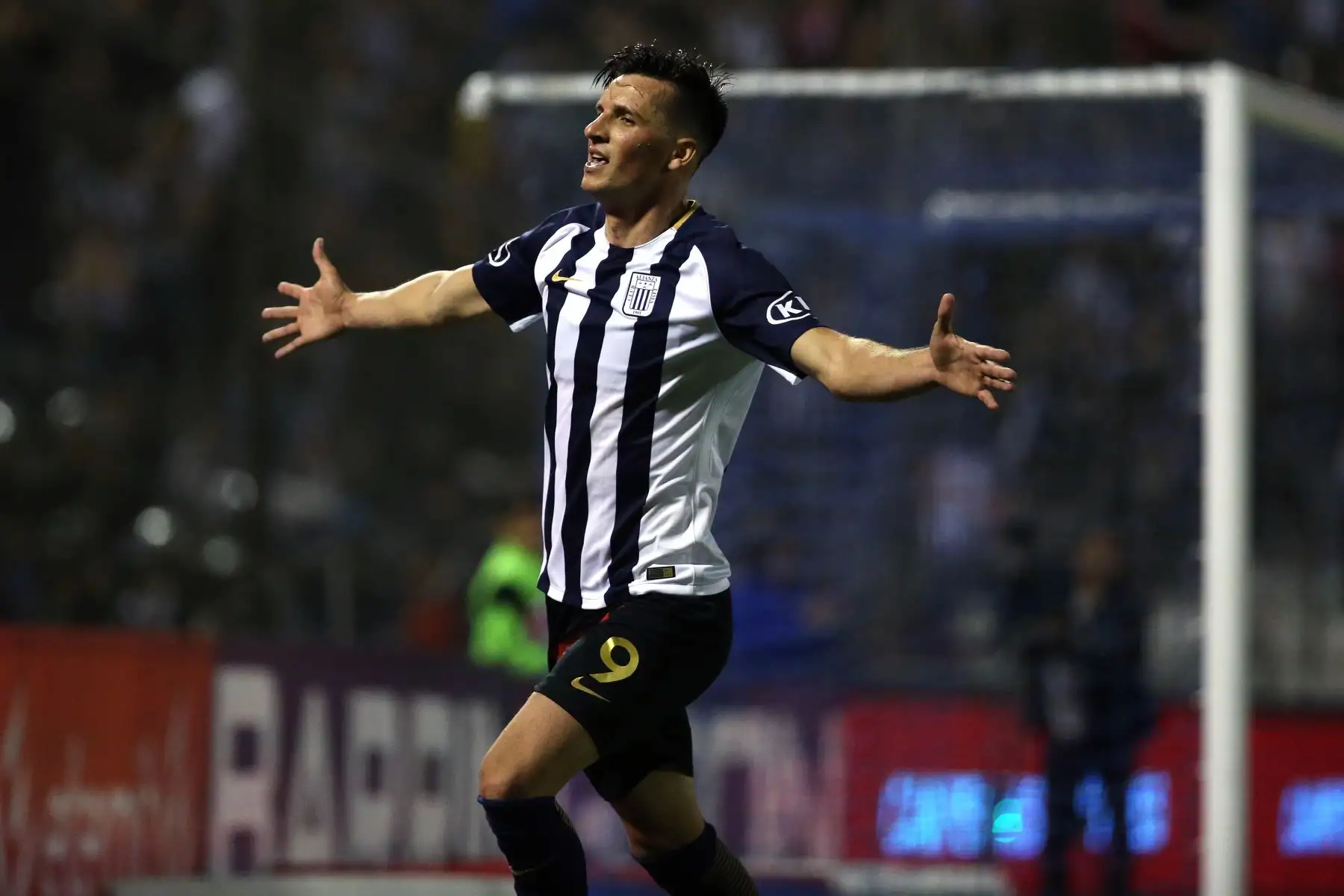Alianza Lima gana 2 - 1 a Universitario con goles de Godoy y Affonso. Foto: ANDINA/Vidal Tarqui
