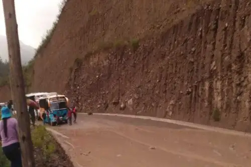Áncash: huaico afecta 25 metros de vía Huari - Huaraz - Lima