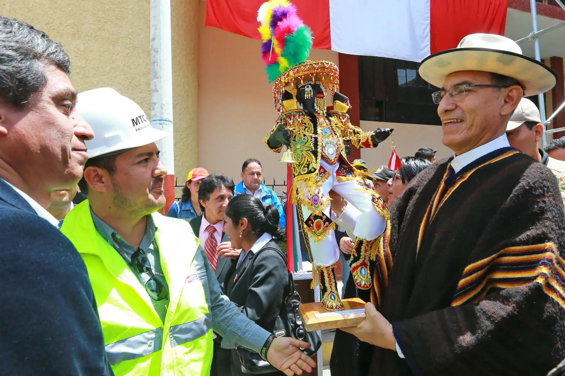 Presidente de la República, Martín Vizcarra, participa de la firma del contrato para la ejecución de la Carretera Huánuco - La Unión - Huallanca, obra que beneficiará a más de 270 mil ciudadanos de la región. Foto: ANDINA/Carlos Lezama/Prensa Presidencia